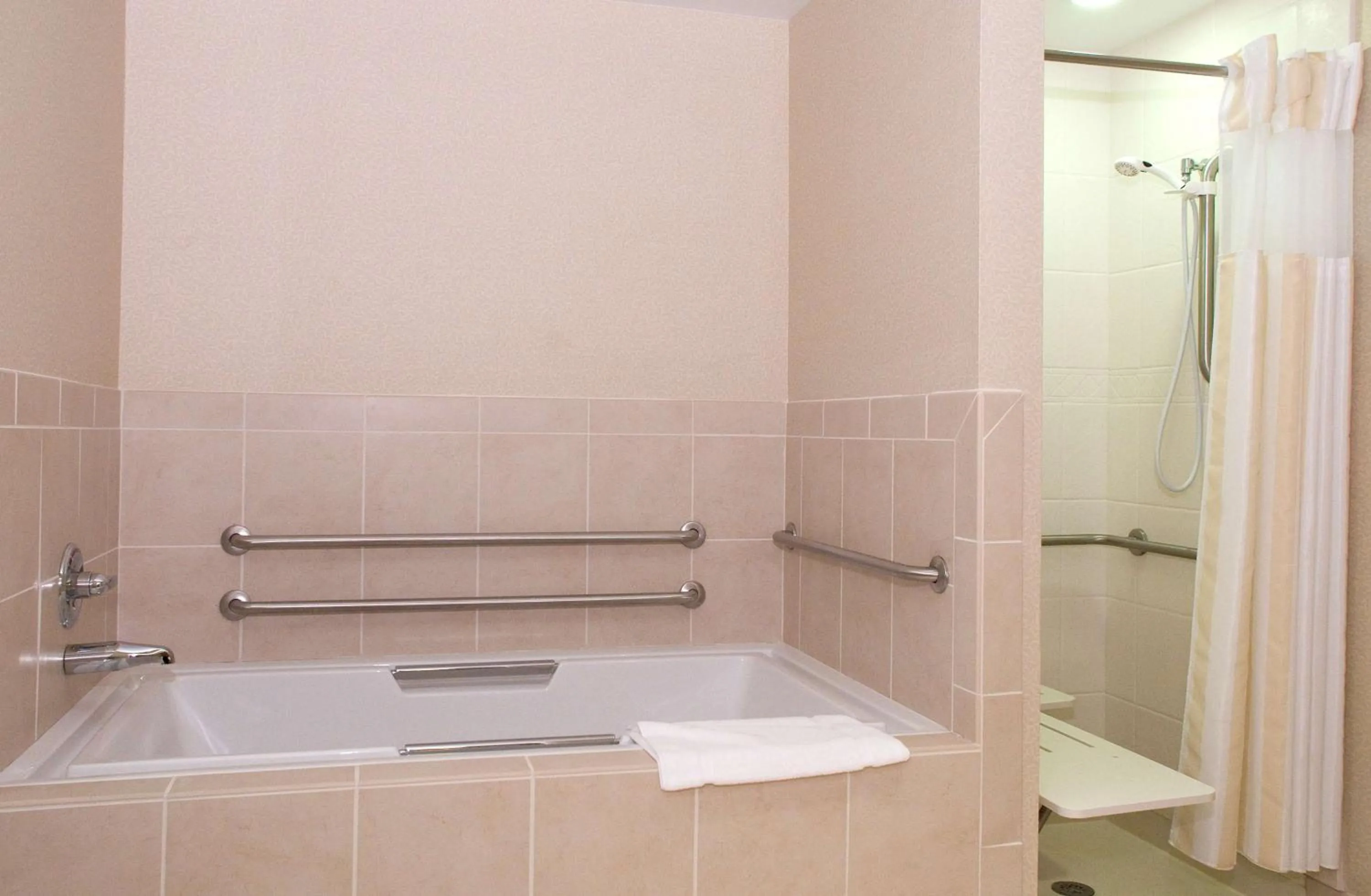 Bathroom in Hilton Garden Inn Mount Holly/Westampton