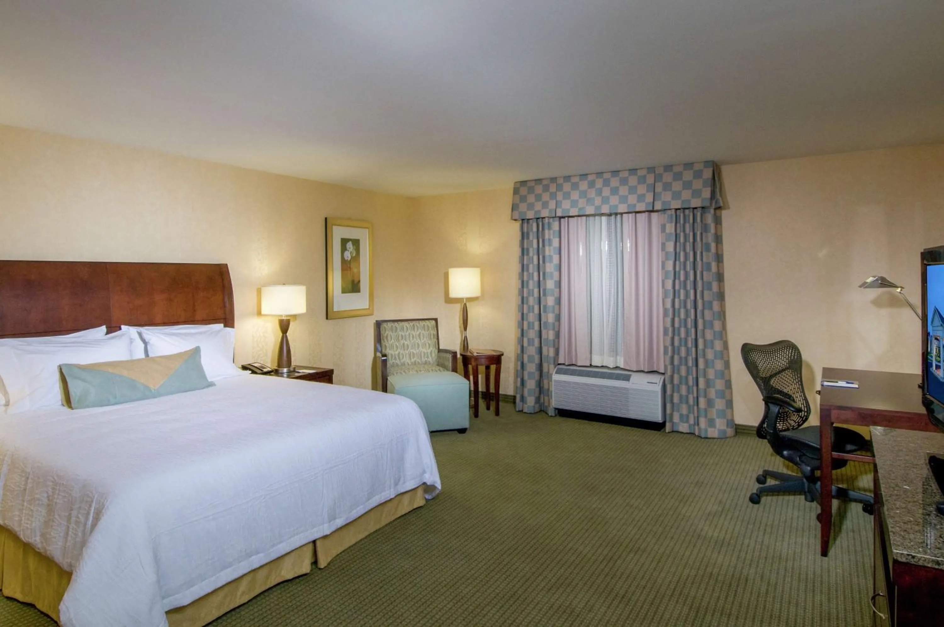 Bedroom, Bed in Hilton Garden Inn Mount Holly/Westampton