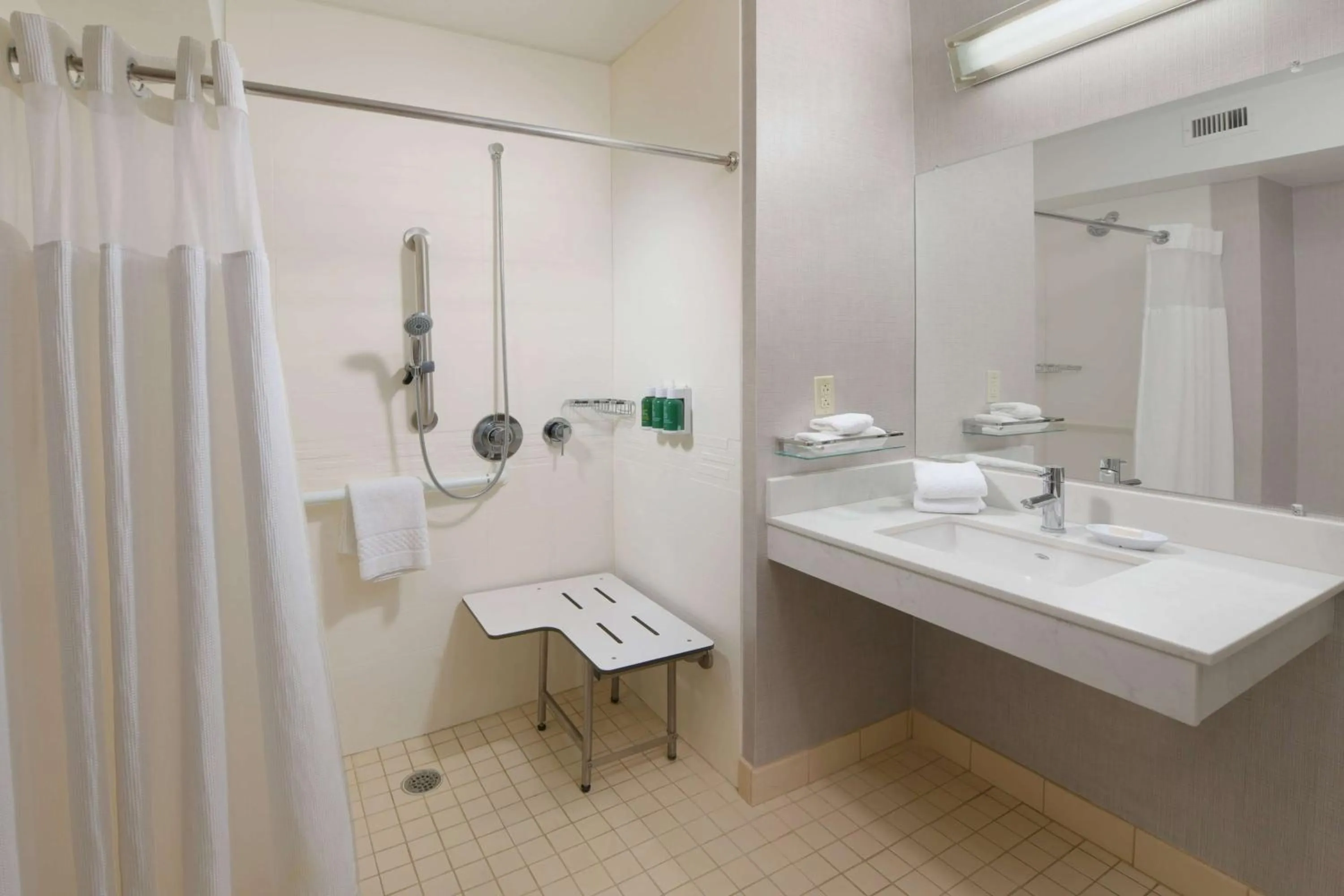 Bathroom in Sonesta ES Suites Albuquerque