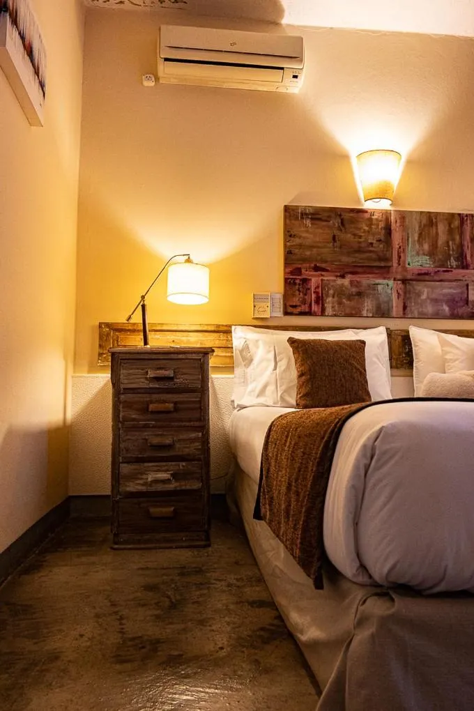 Decorative detail, Bed in Posada Borravino