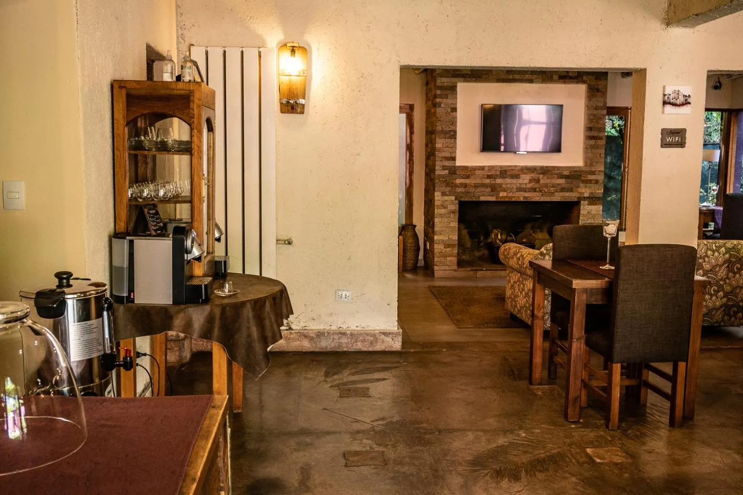 Dining area in Posada Borravino