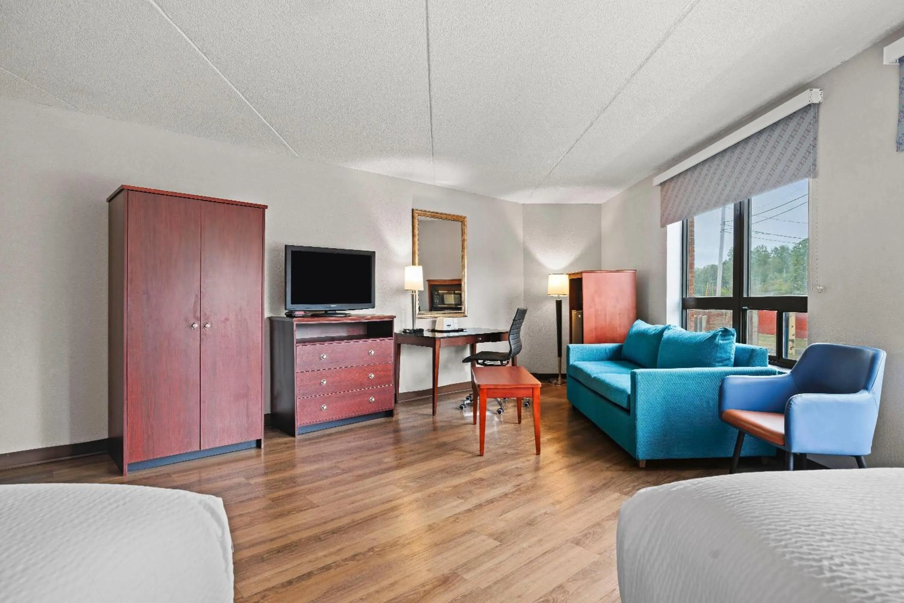 Photo of the whole room in Days Inn by Wyndham Utica