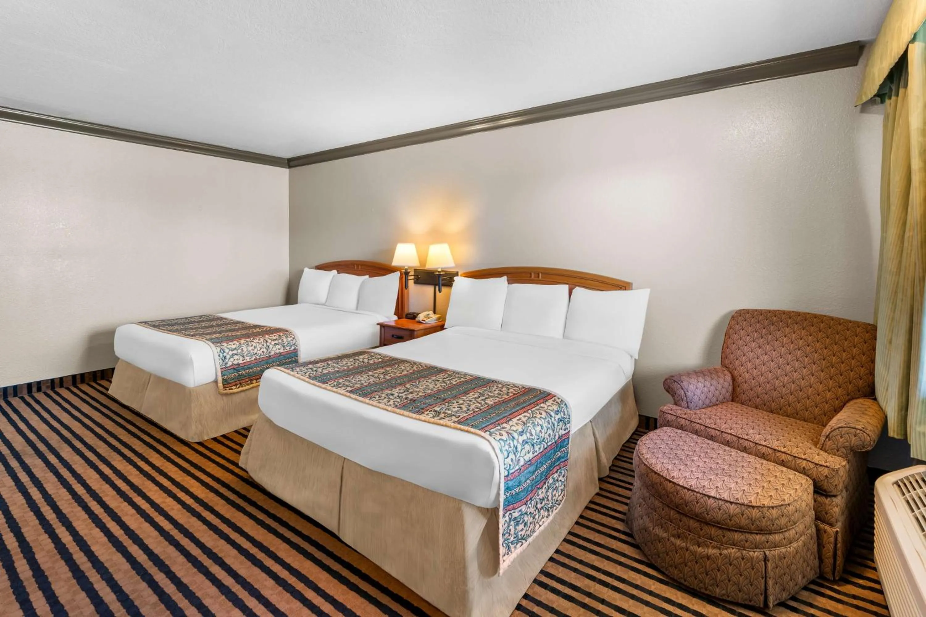 Bedroom, Bed in Americas Best Value Inn Vacaville