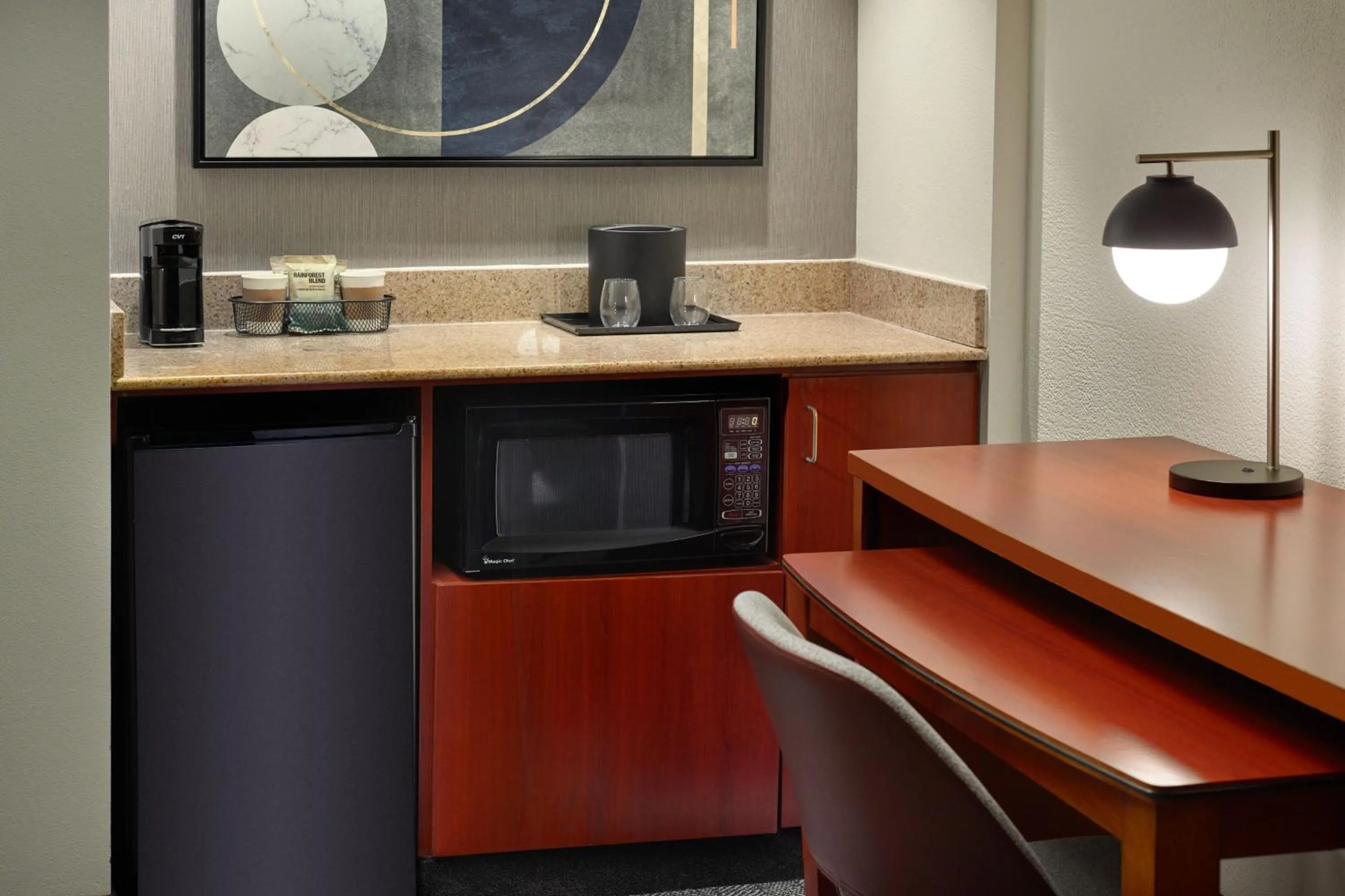 Kitchen or kitchenette in Courtyard by Marriott Atlanta Executive Park/Emory