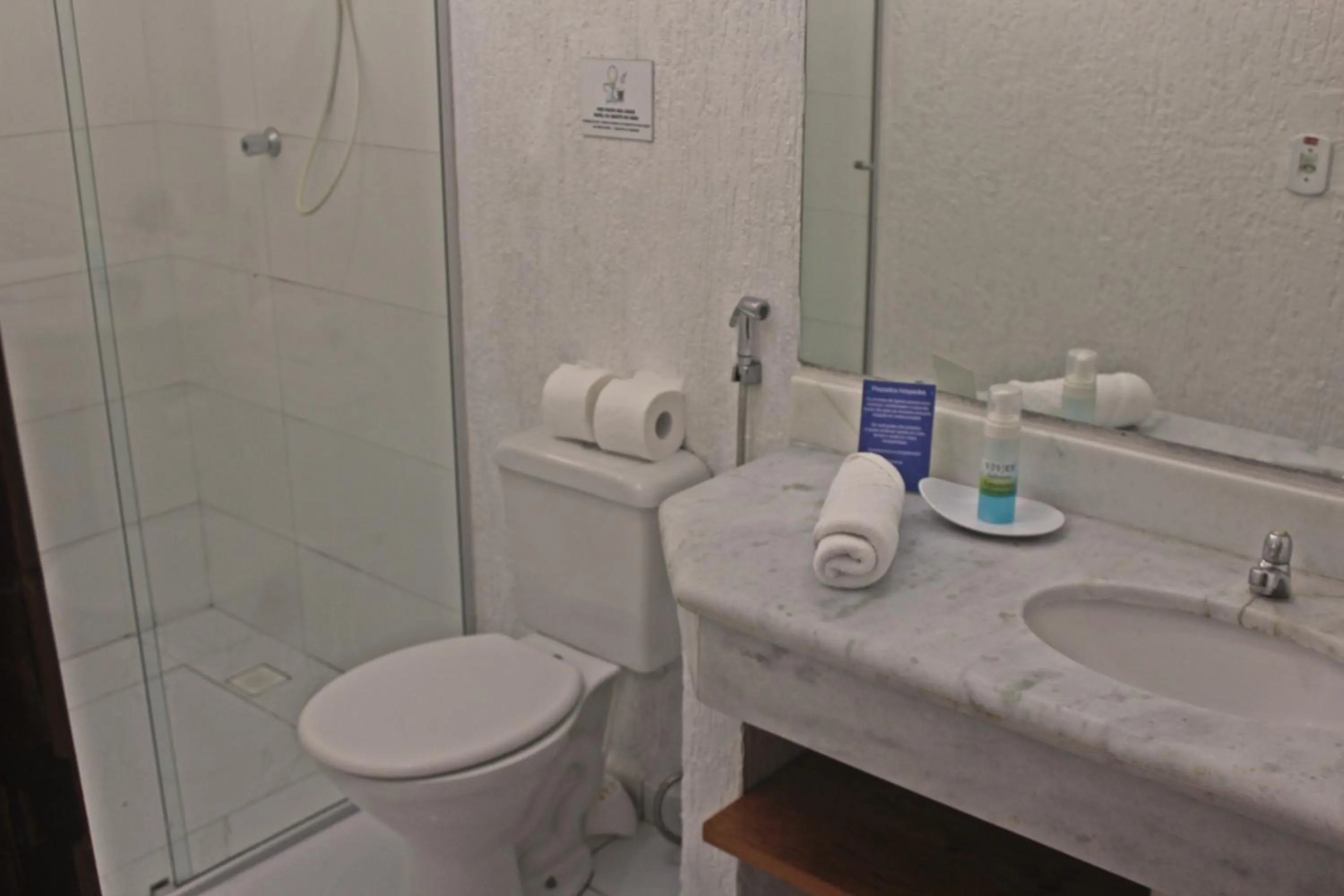 Toilet in Pousada Fragata - Arraial D Ajuda - Melhor Localização e Atendimento