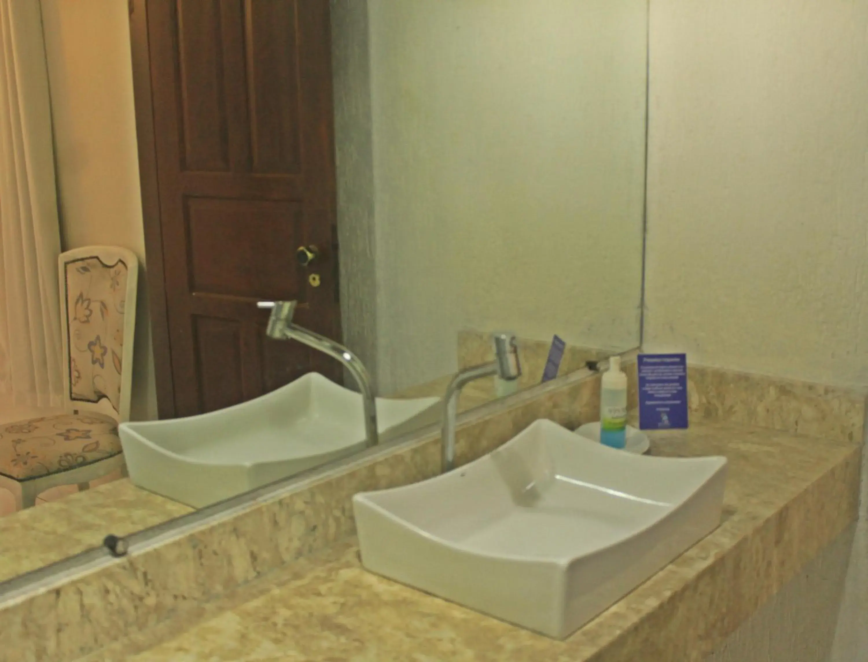 Double Room in Pousada Fragata - Arraial D Ajuda - Melhor Localização e Atendimento Double Room in Pousada Fragata - Arraial D Ajuda - Melhor Localização e Atendimento