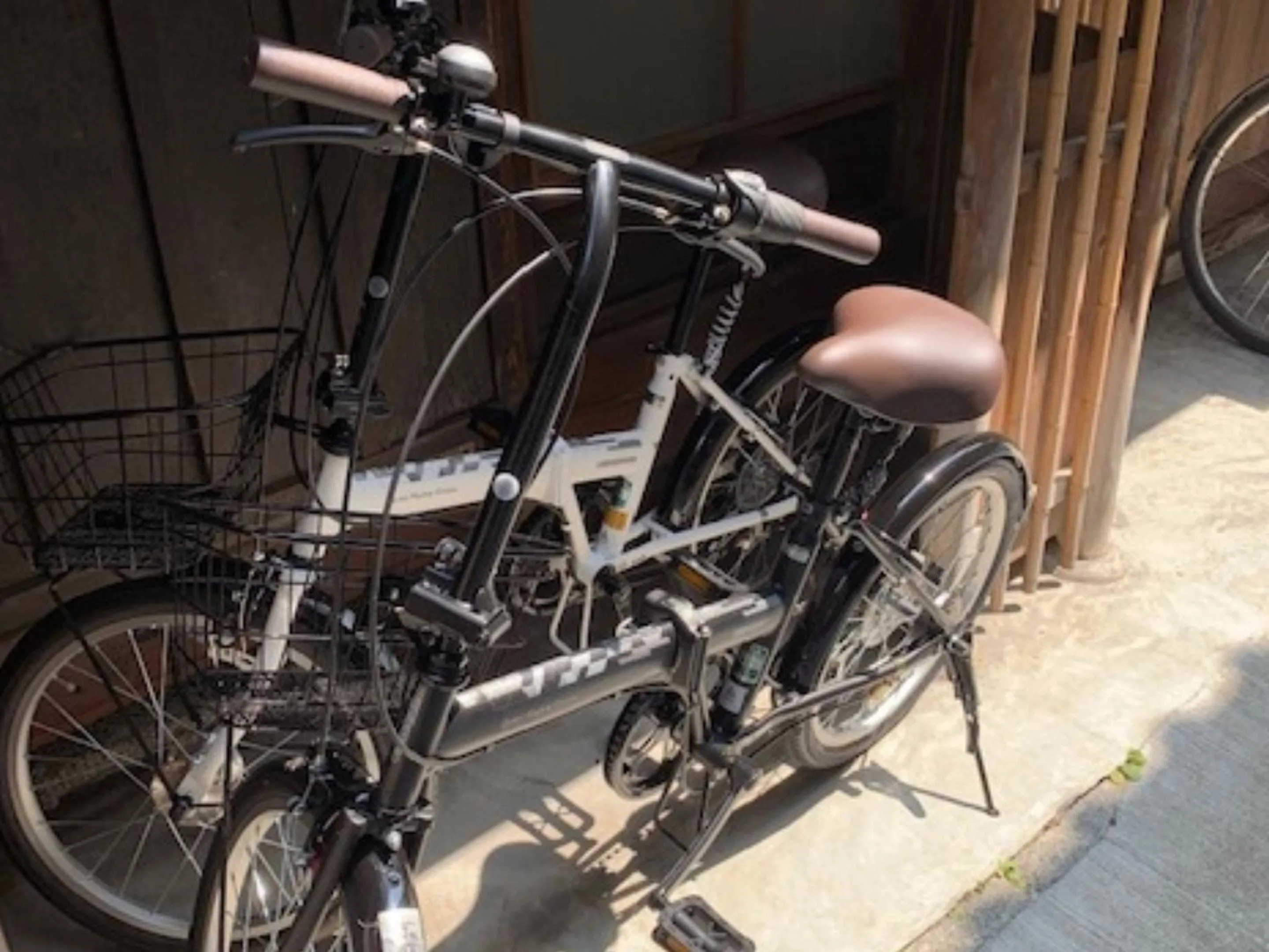 Cycling in Kyomachiya Higashiyama Sanjo Kanau