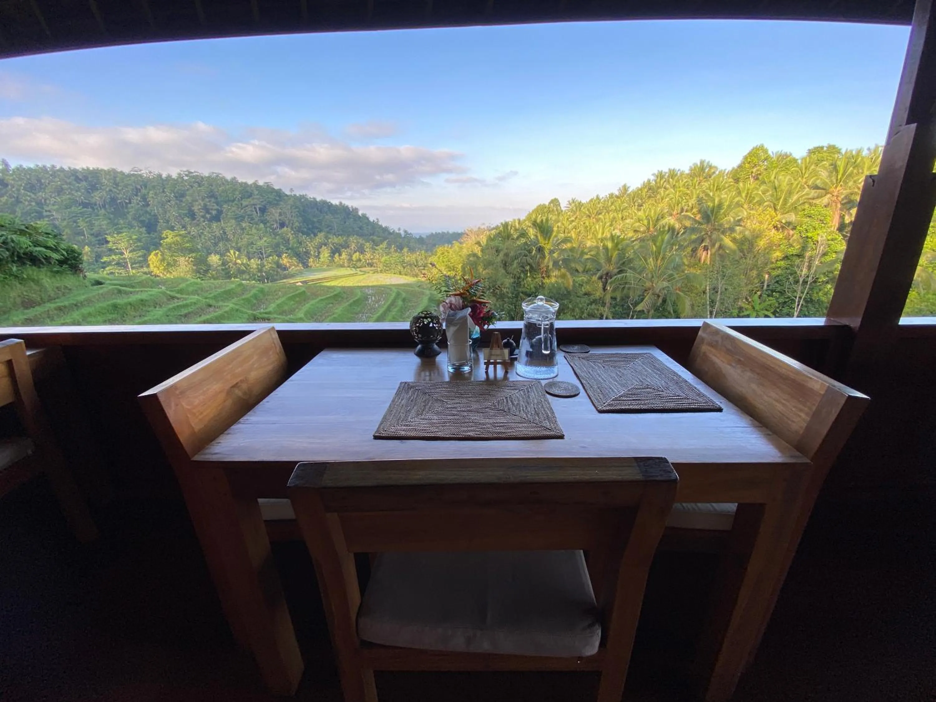 Restaurant/places to eat in Clove Tree Hill