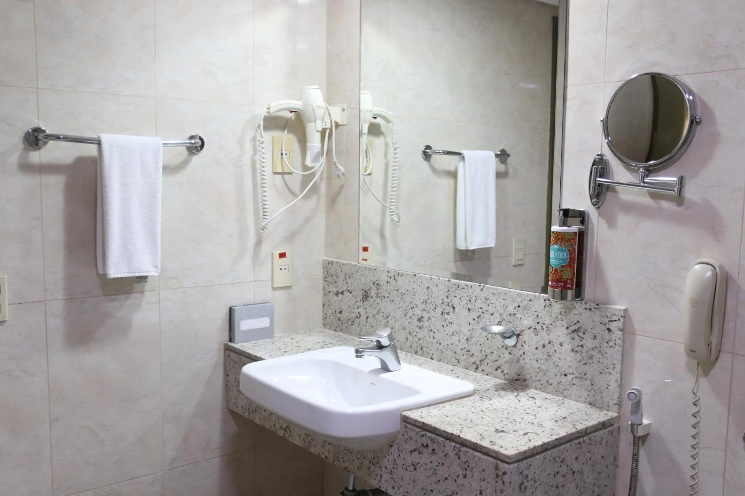 Bathroom in Grand Mercure Belem do Para