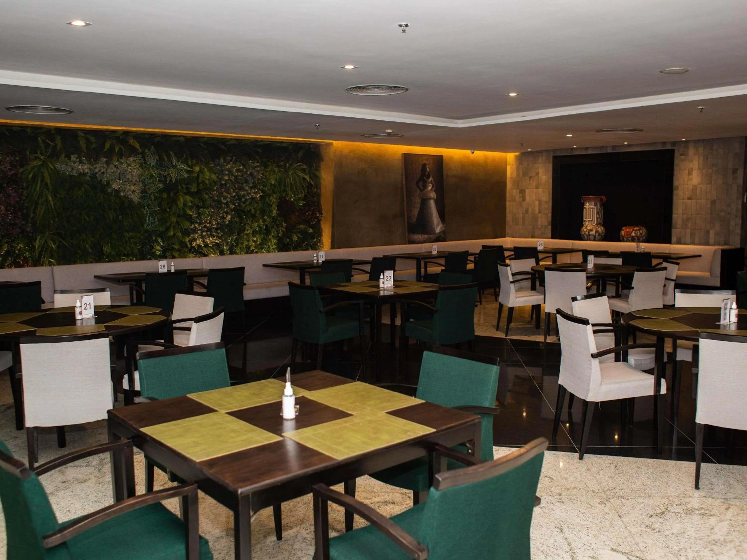 Restaurant/places to eat in Grand Mercure Belem do Para