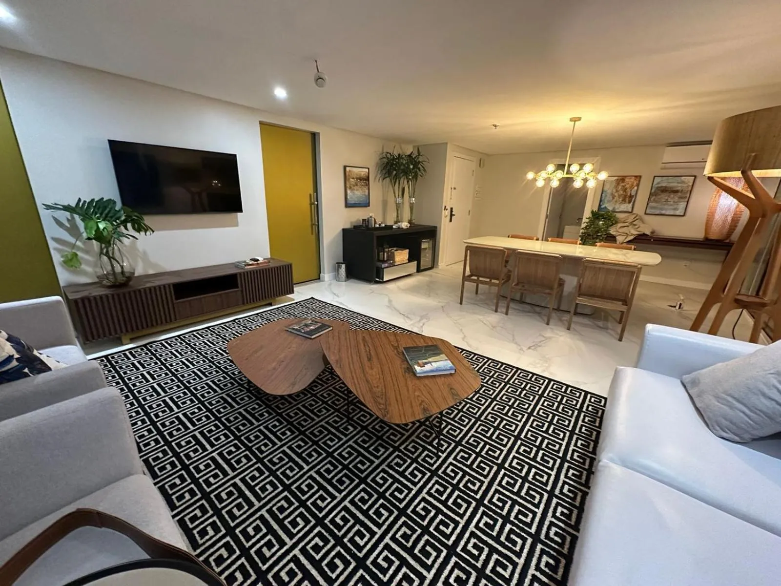 Communal lounge/ TV room in Grand Mercure Belem do Para