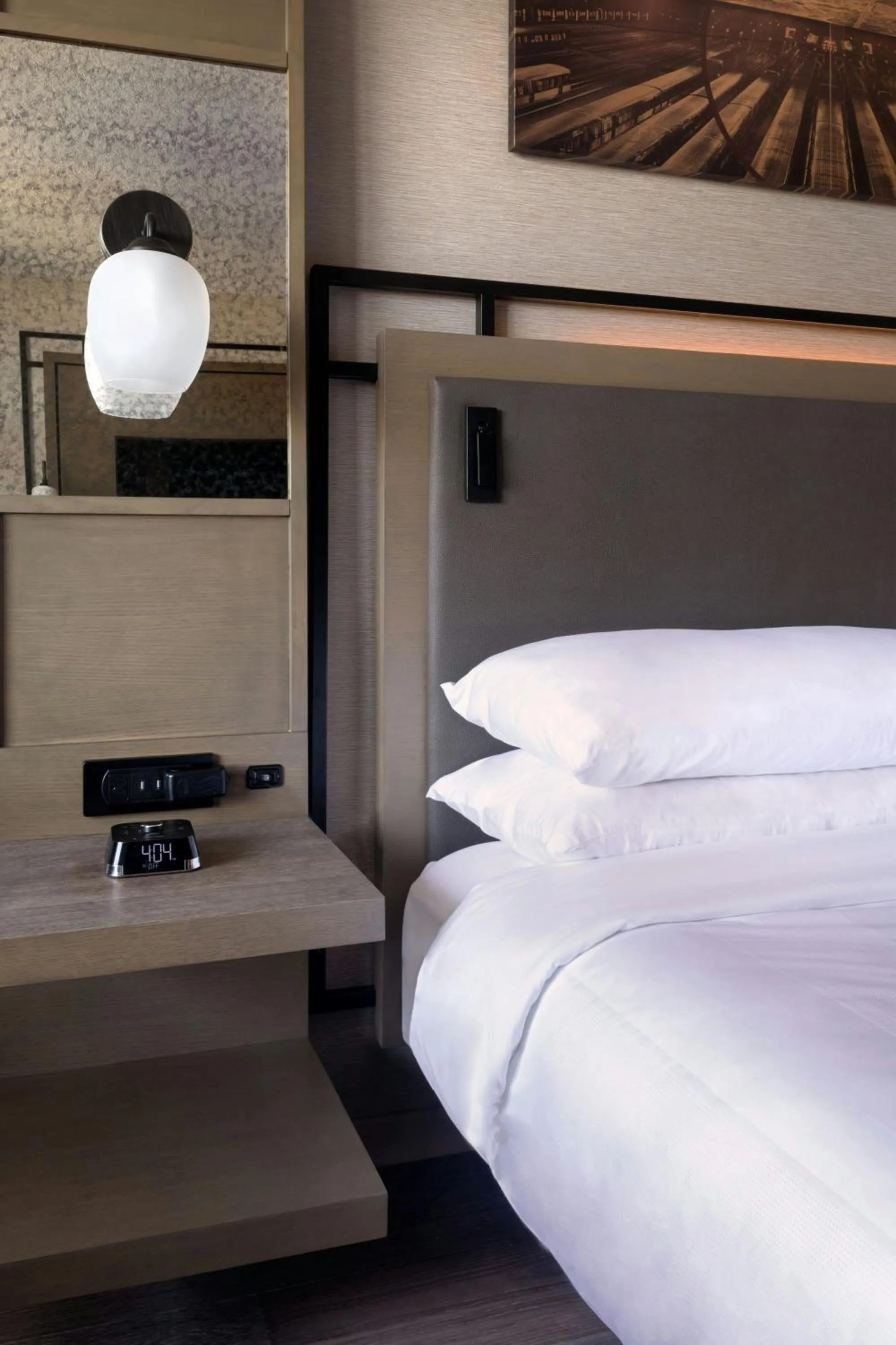 Photo of the whole room, Bed in Atlanta Marriott Northeast/Emory Area