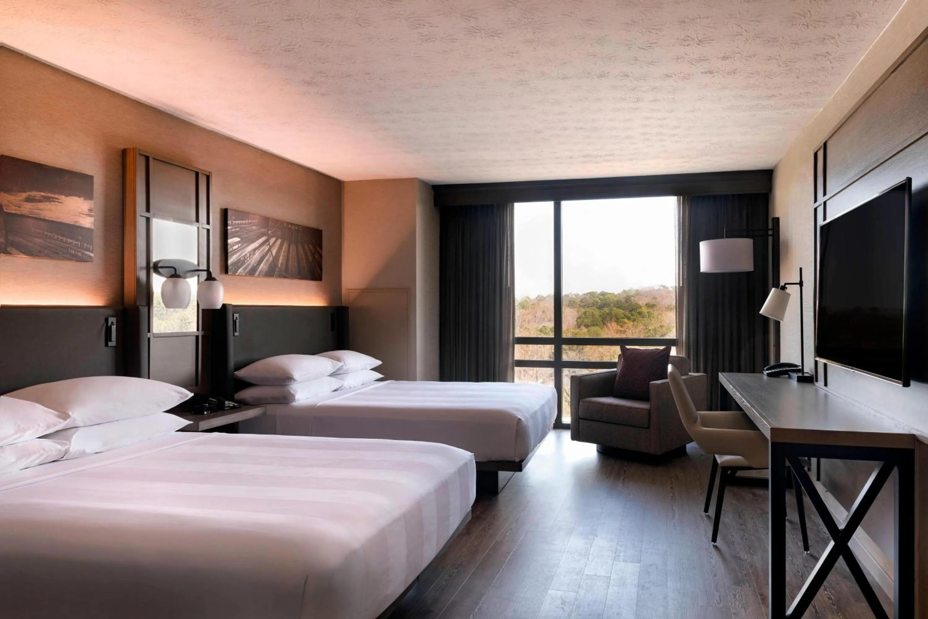 Bedroom, Bed in Atlanta Marriott Northeast/Emory Area