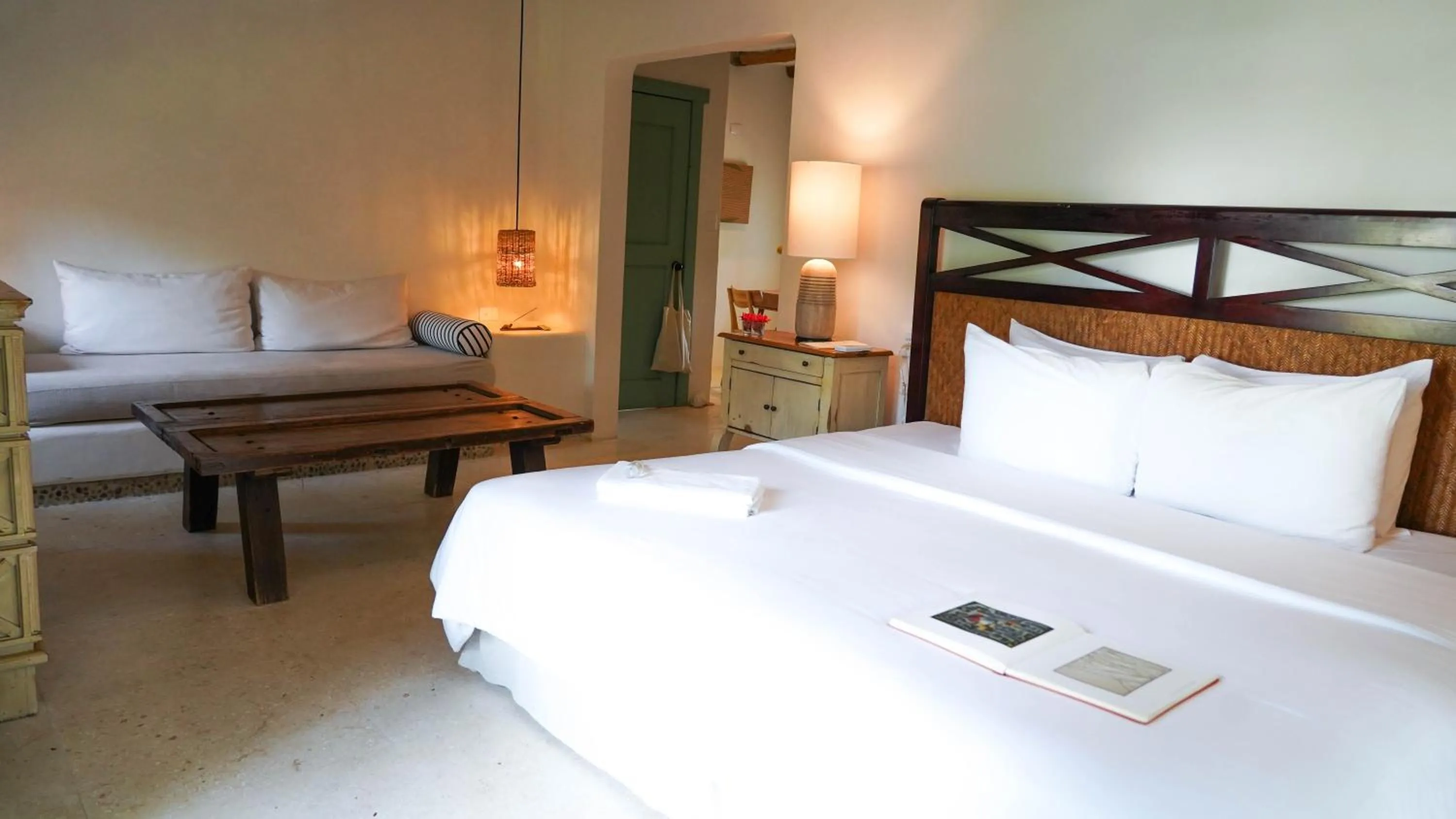 Photo of the whole room, Bed in Ser Casasandra Boutique Hotel
