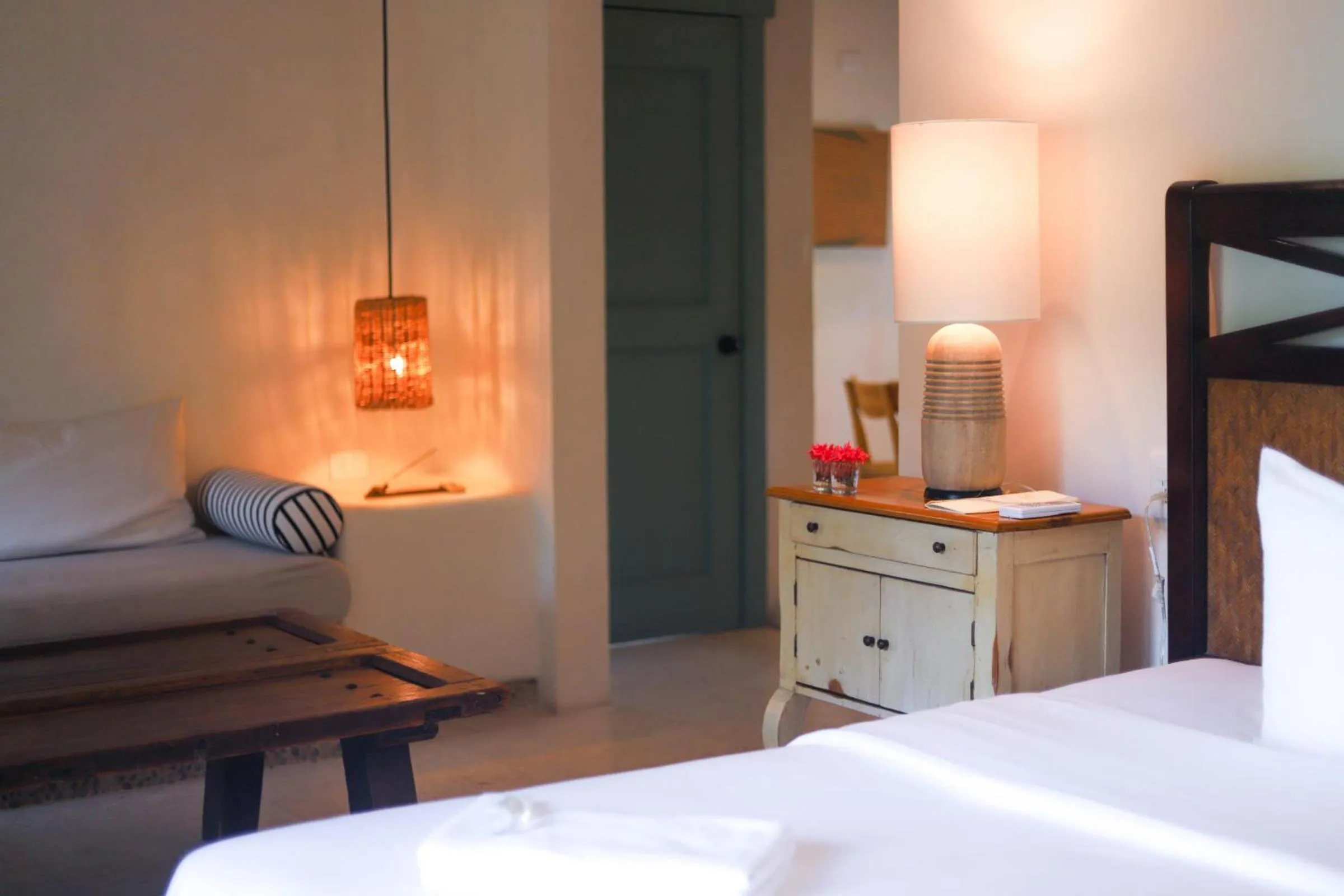 Photo of the whole room, Bed in Ser Casasandra Boutique Hotel