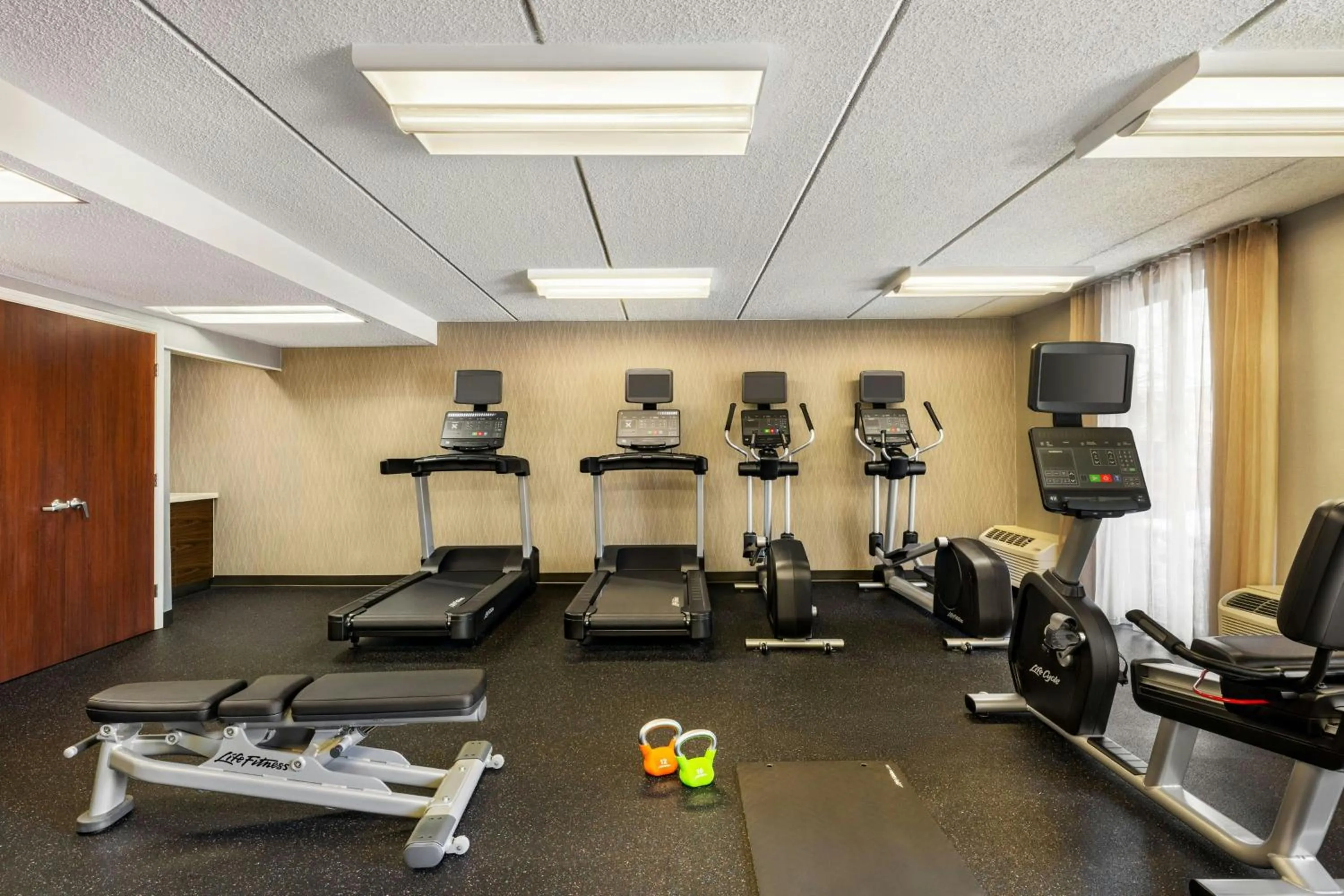 Fitness centre/facilities in Courtyard by Marriott Atlanta Northlake