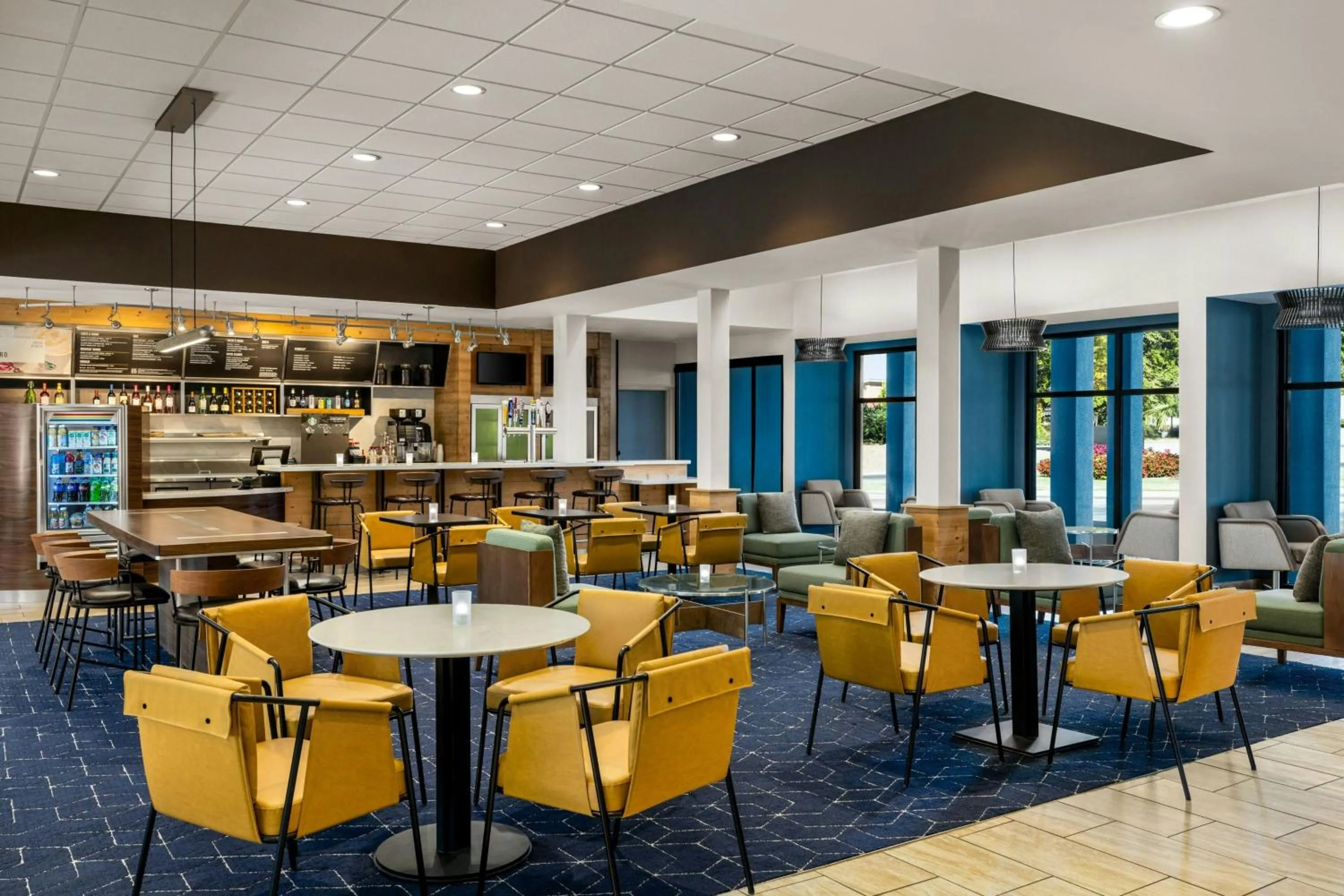 Restaurant/places to eat in Courtyard by Marriott Atlanta Northlake