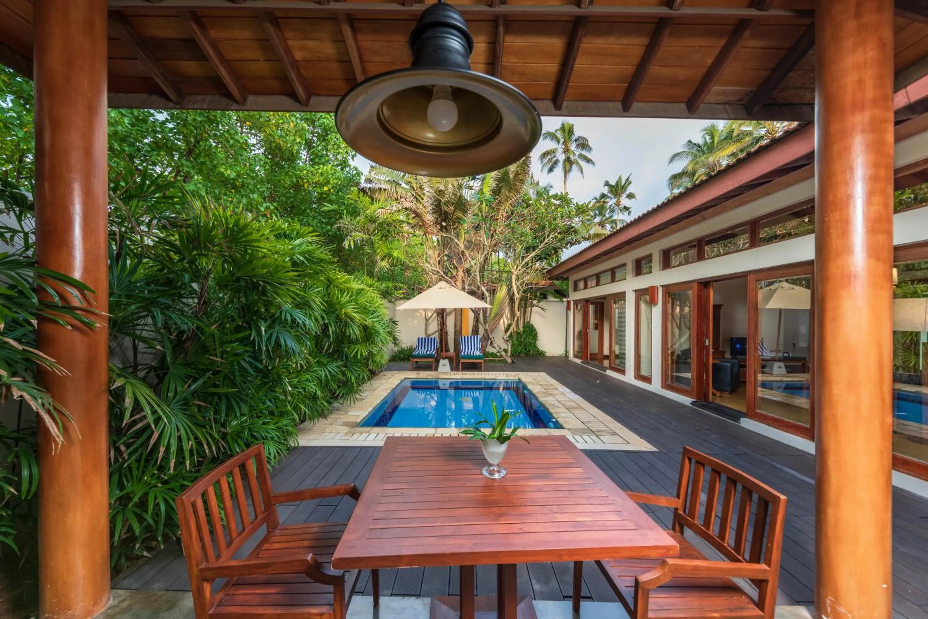 Swimming pool in Clove Beach Wadduwa