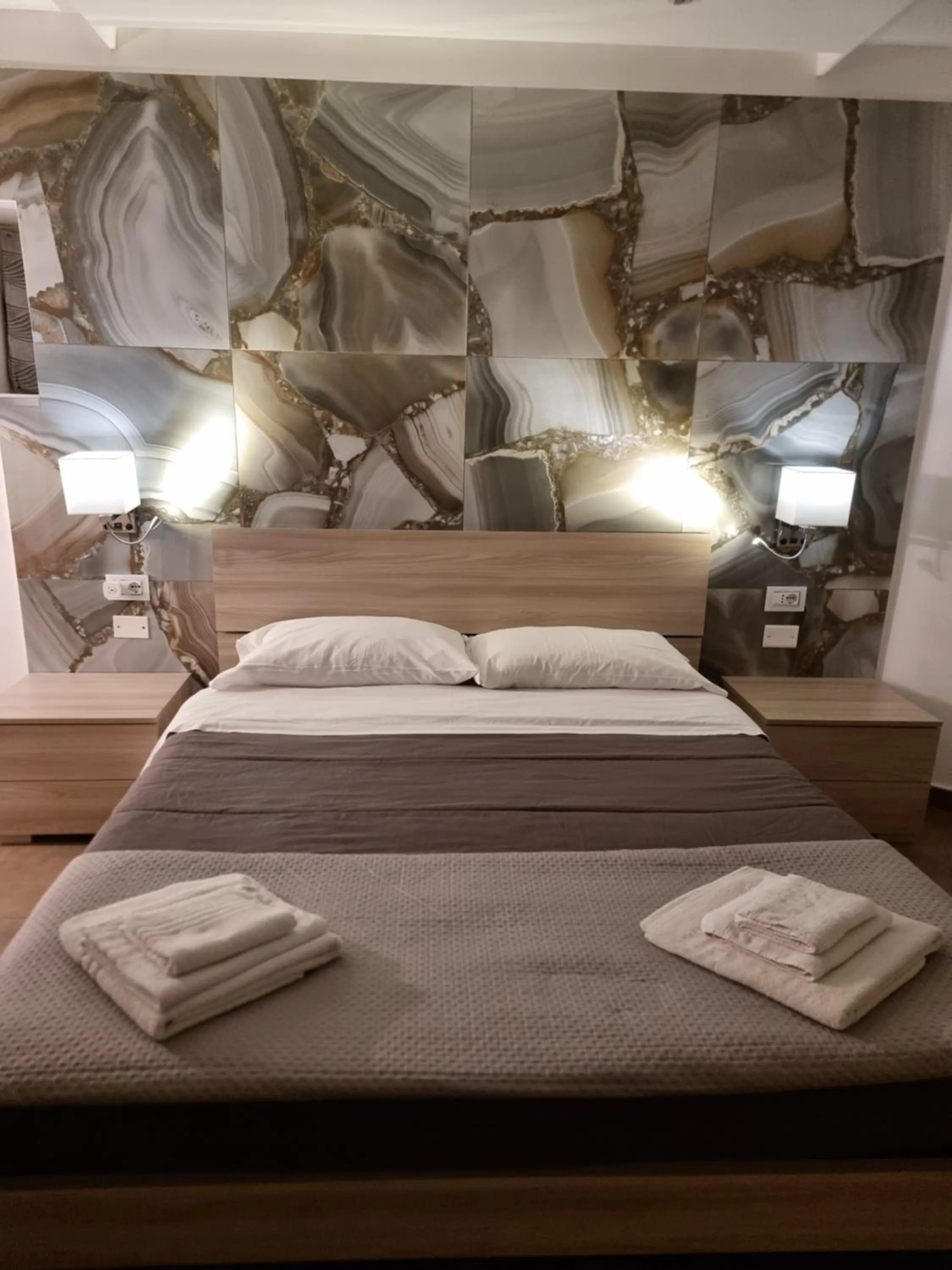 Photo of the whole room, Bed in EL Corazon De Napoles, Centro Històrico