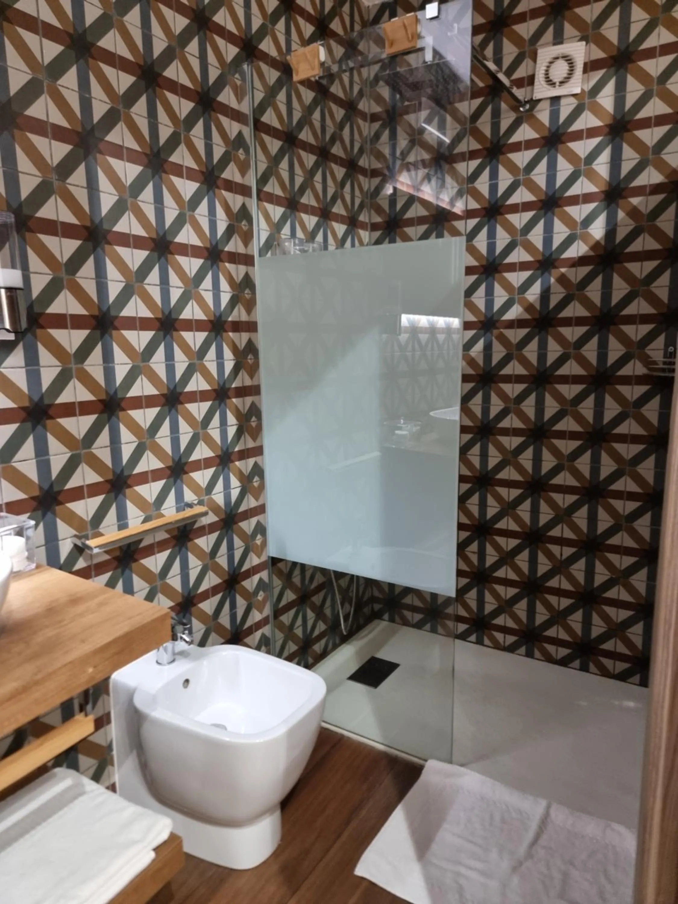 Shower in EL Corazon De Napoles, Centro Històrico