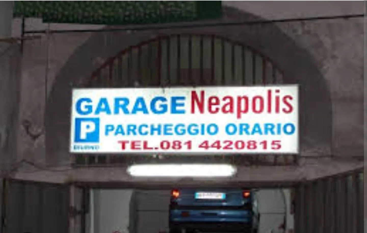 Parking in EL Corazon De Napoles, Centro Històrico