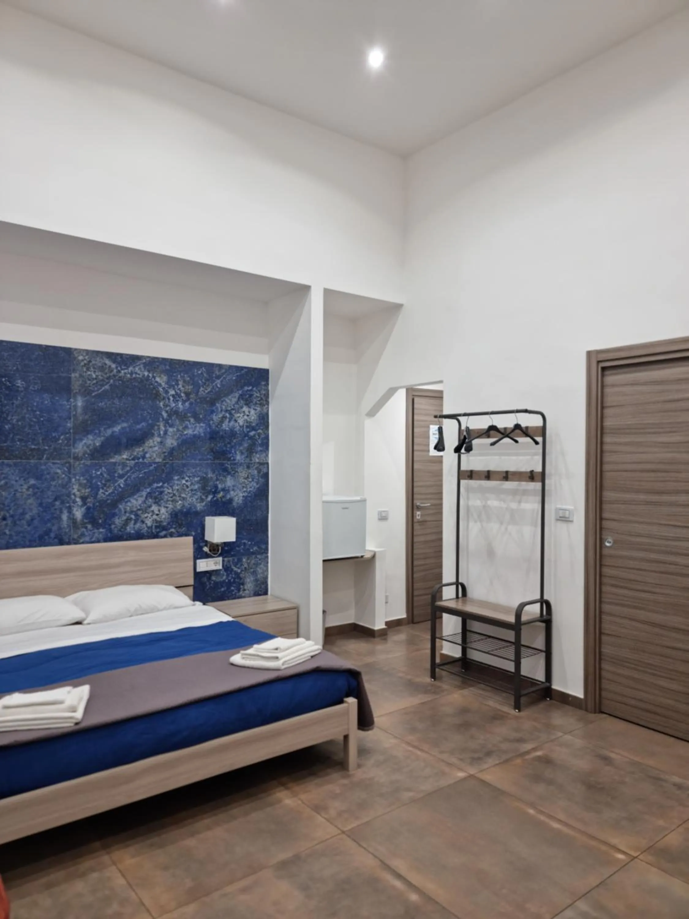 Photo of the whole room, Bed in EL Corazon De Napoles, Centro Històrico