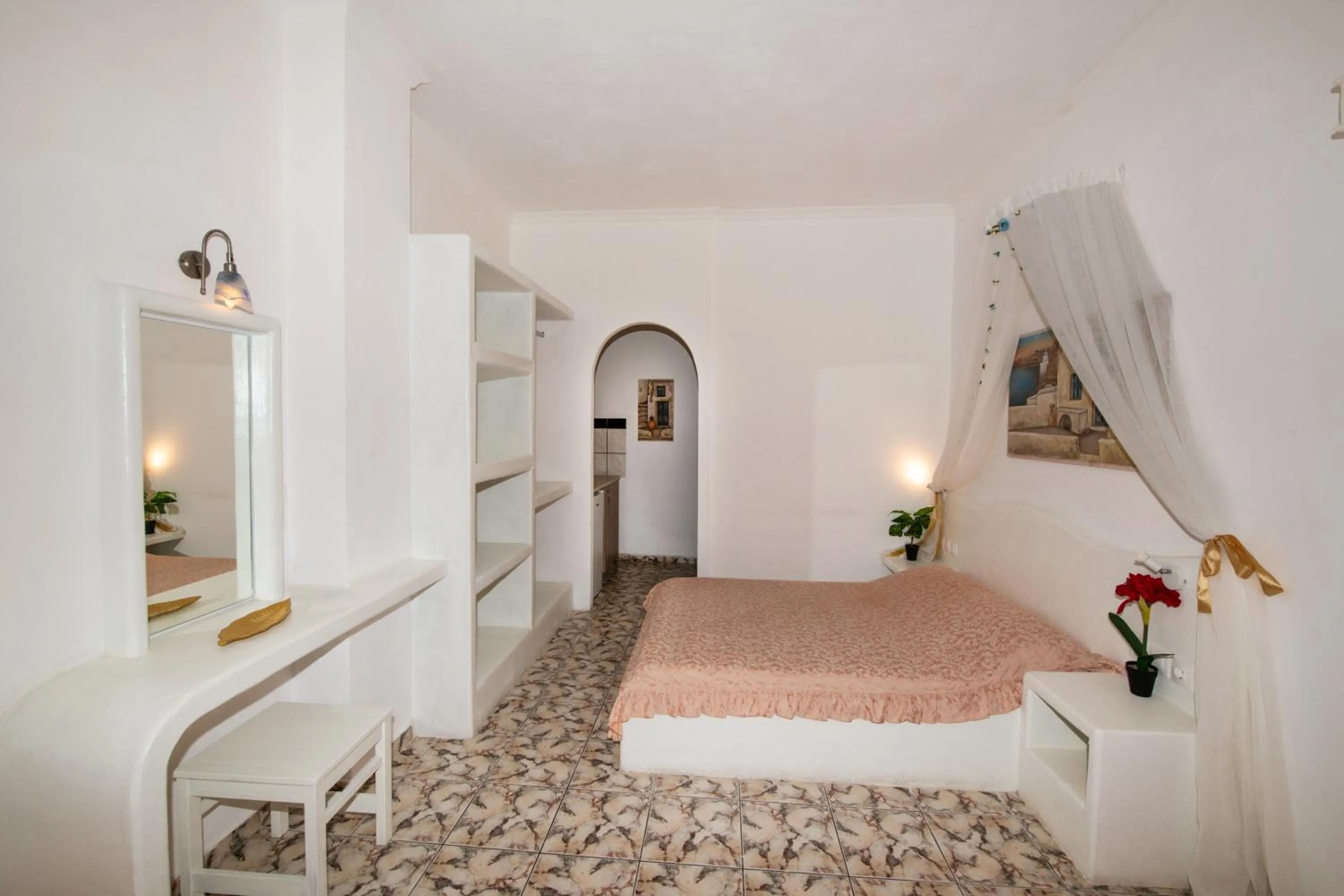 Photo of the whole room, Bed in Sweet Heart Studios