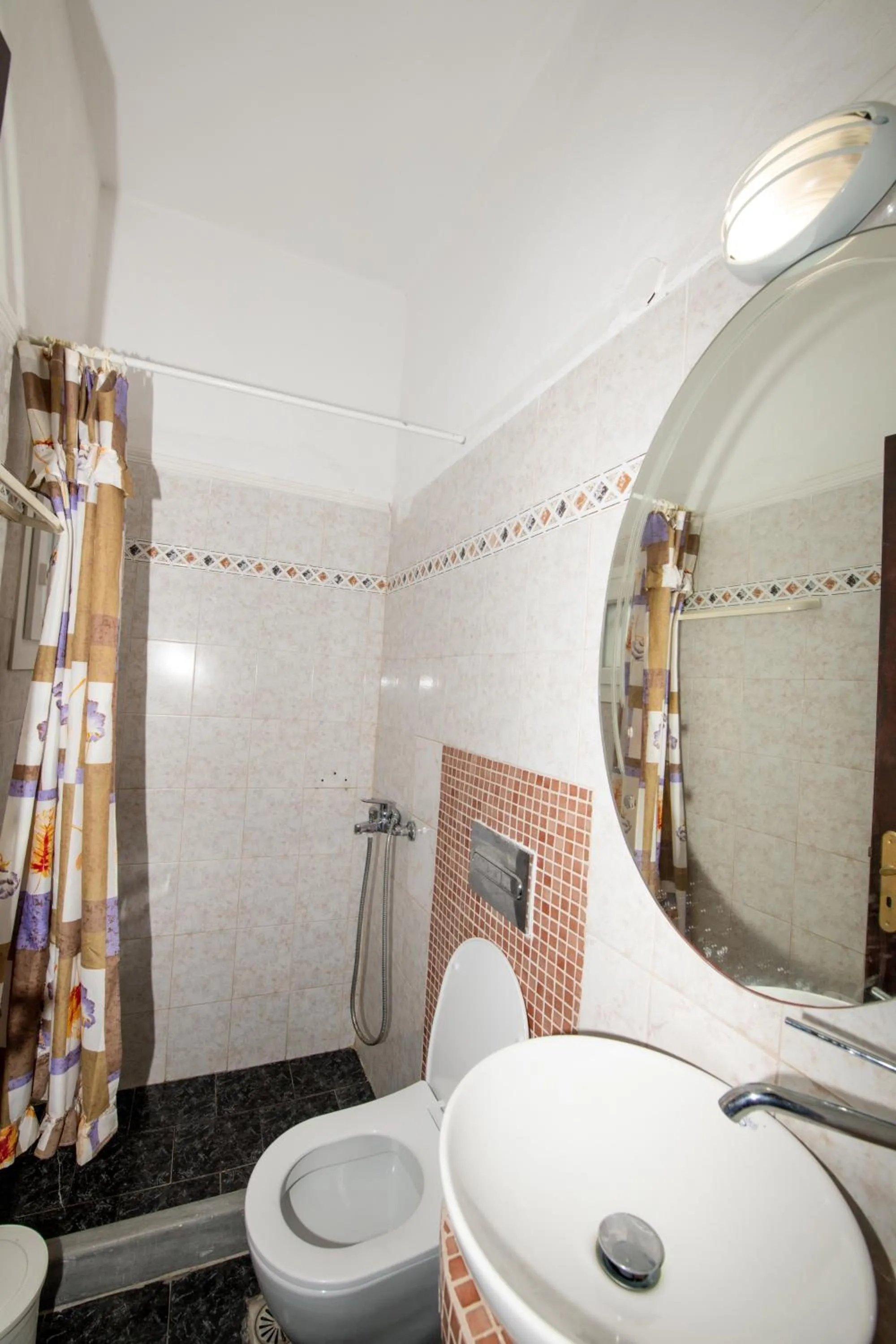 Shower in Sweet Heart Studios