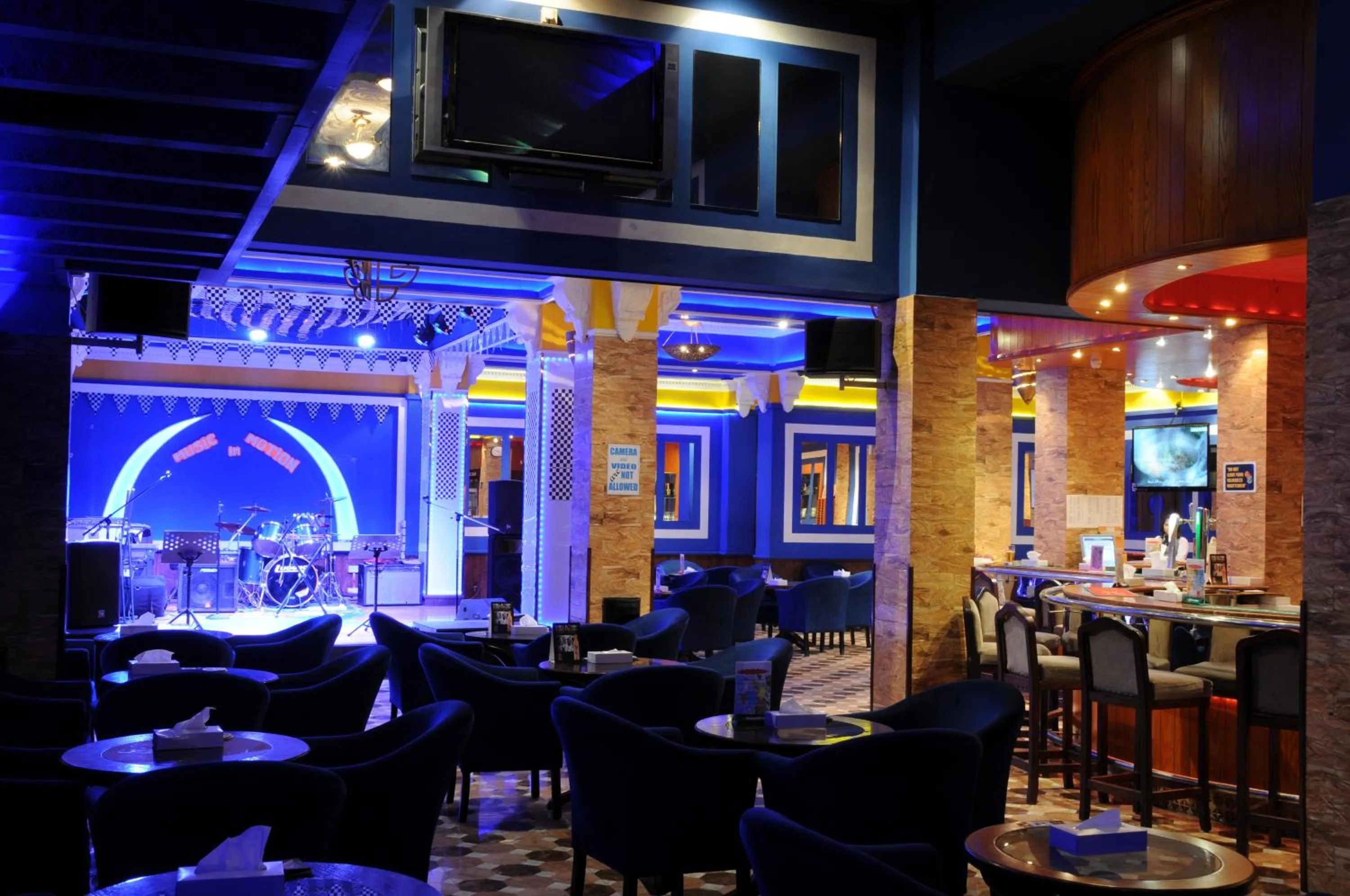 Lounge or bar in Gulf Gate Hotel