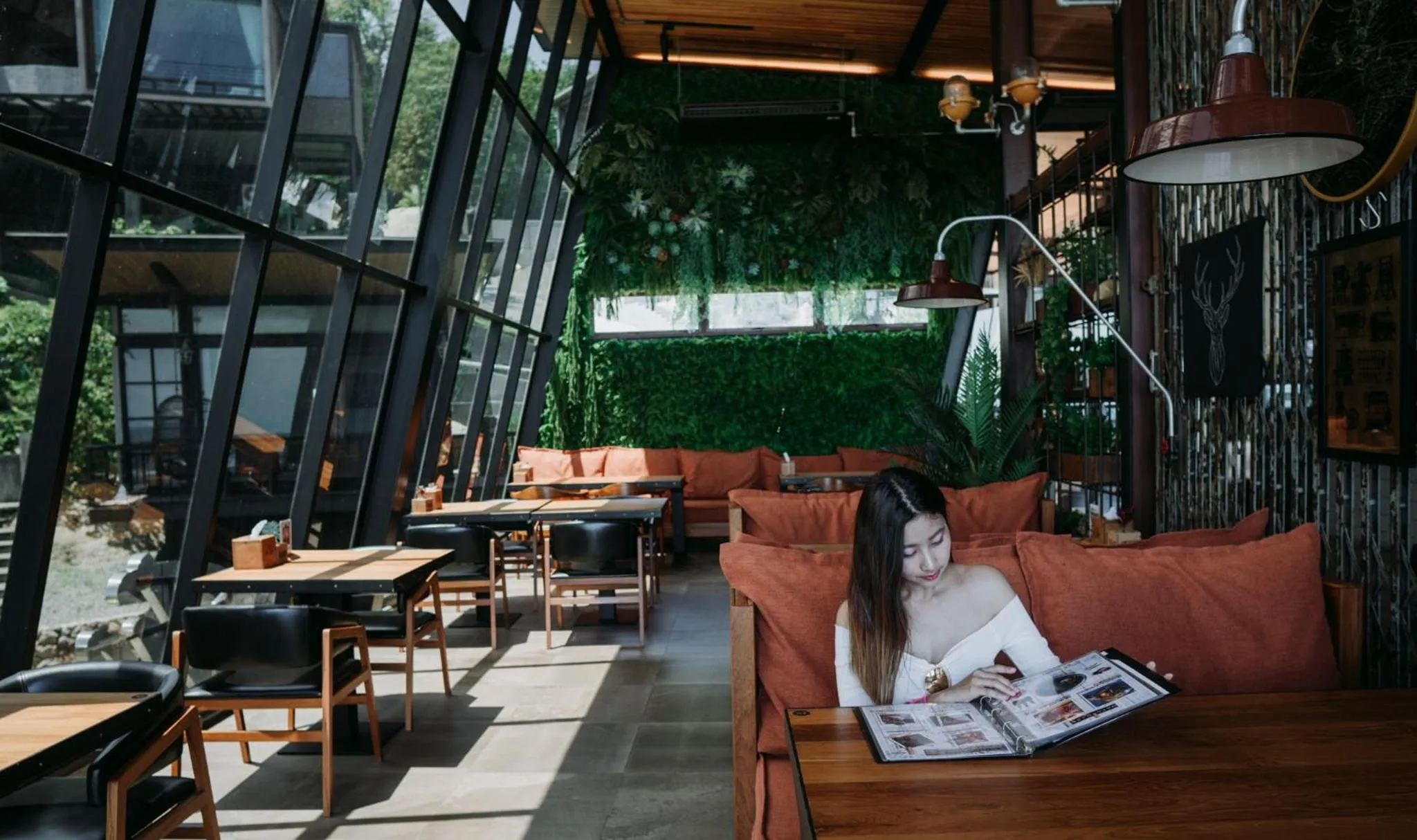 Restaurant/places to eat in The Cabin Beach Resort