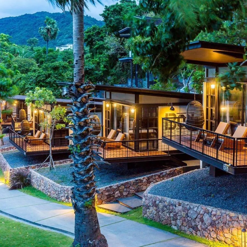 Area and facilities in The Cabin Beach Resort