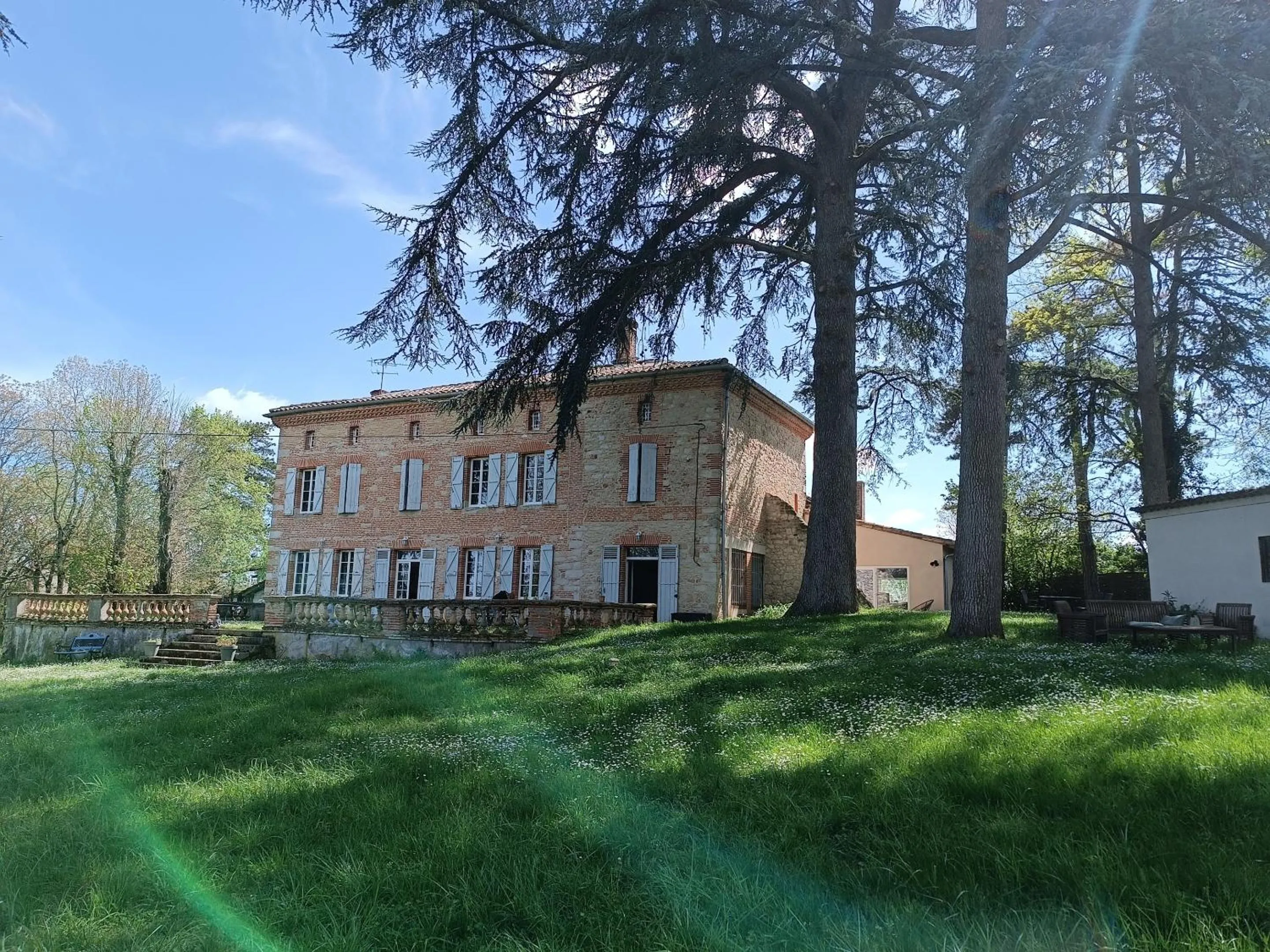 Property building in Le Jardin Des Cèdres