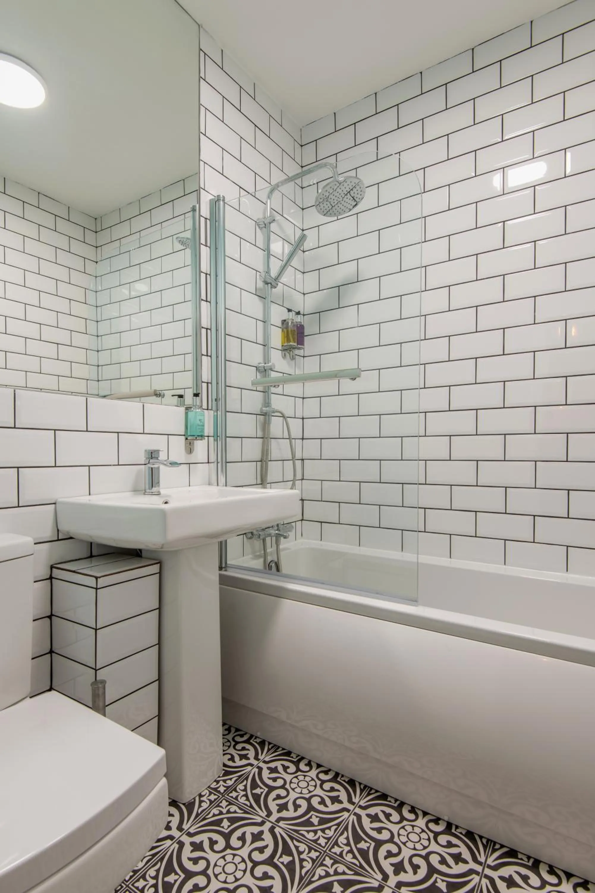 Bathroom in M-Hotels Studios & Apartments Free Parking