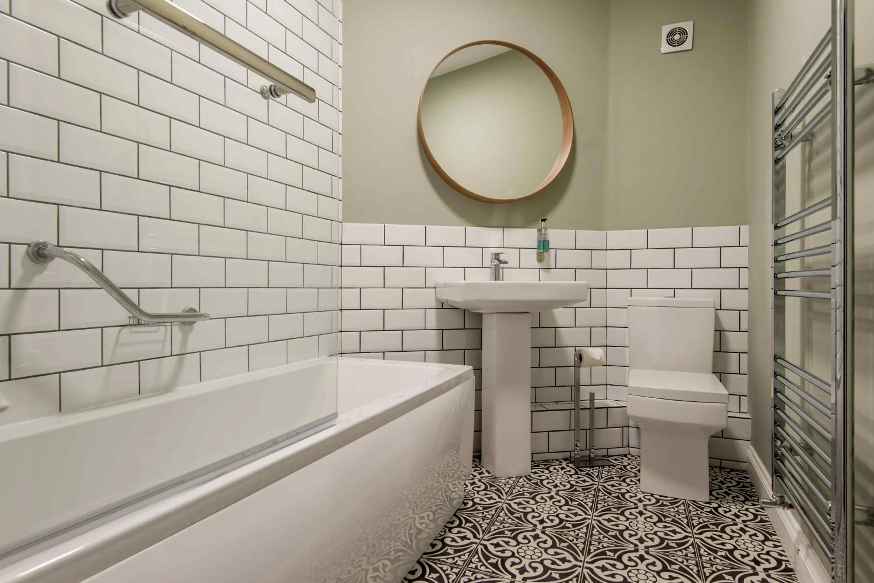 Bathroom in M-Hotels Studios & Apartments Free Parking