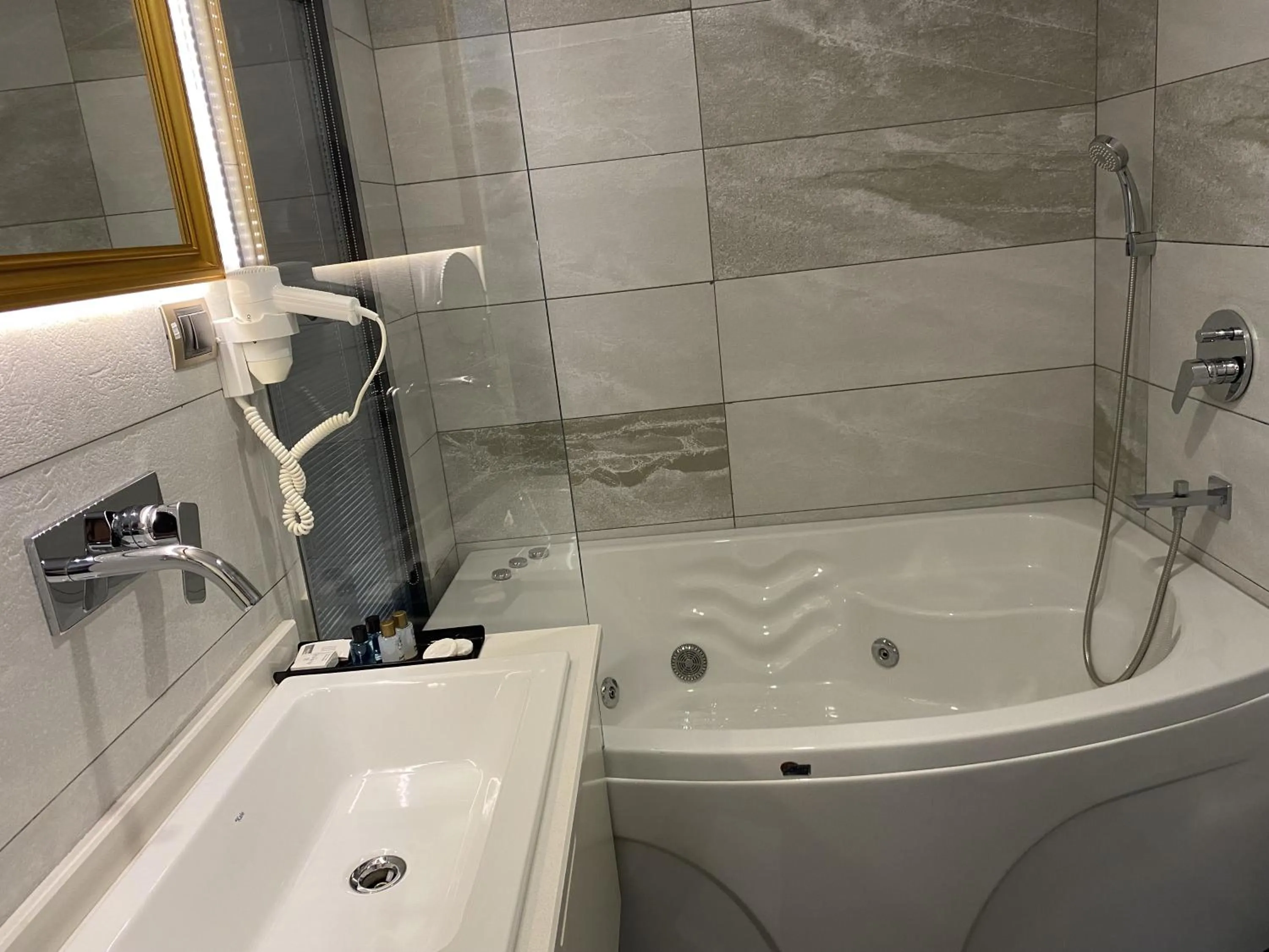 Bathroom in Kubaliç Hotel