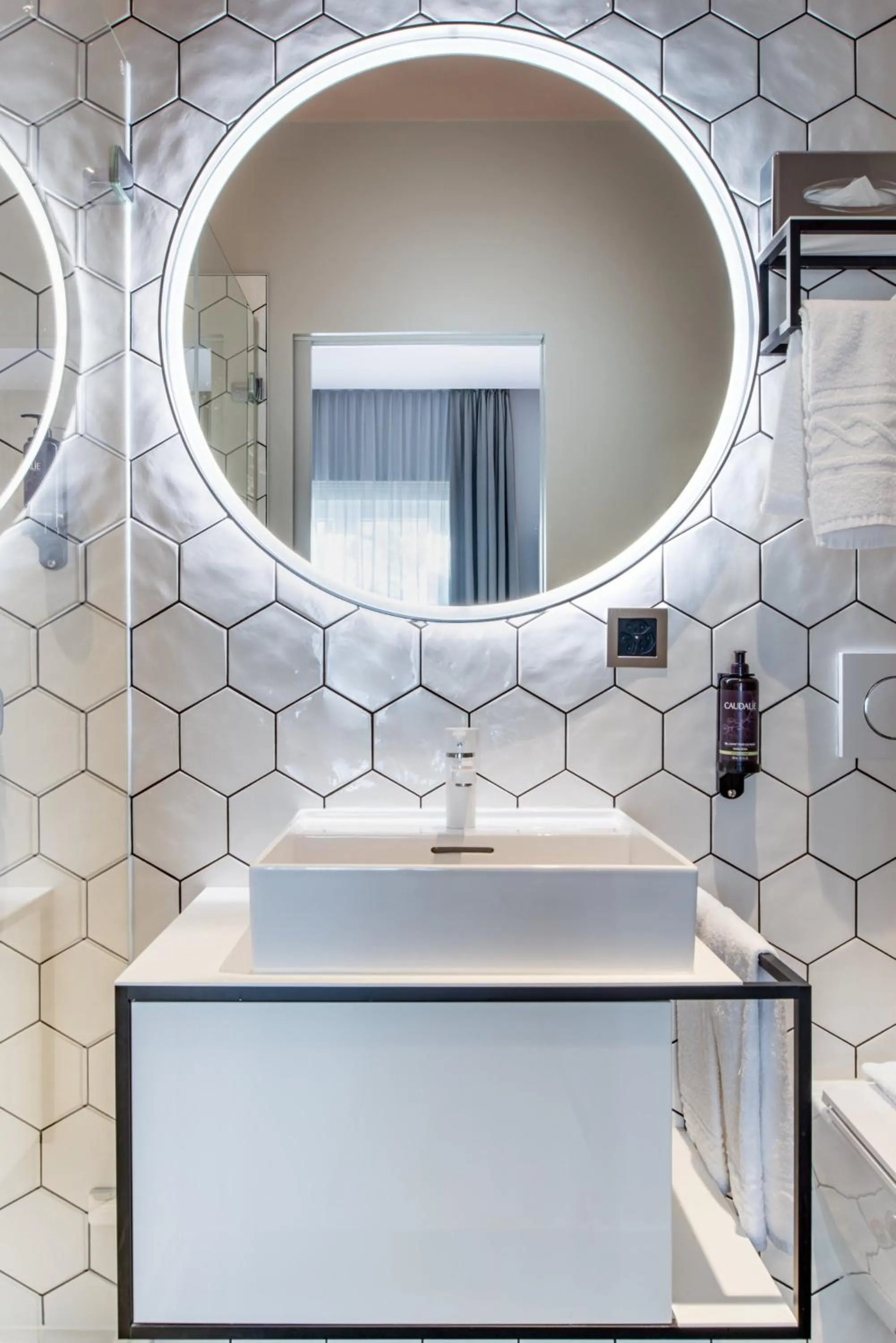 Bathroom in Hotel du Léman - Jongny