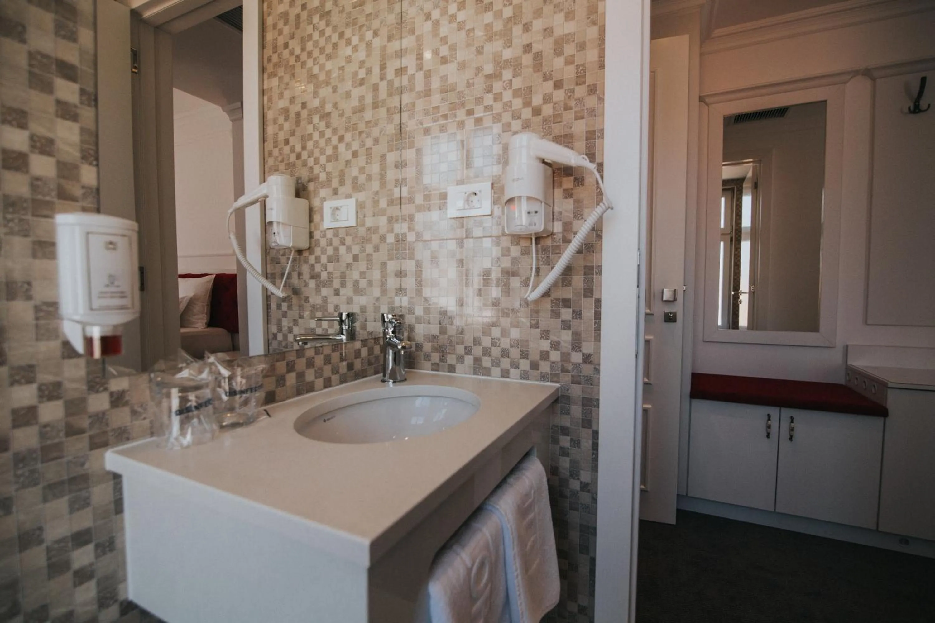 Shower in Hotel Central Park