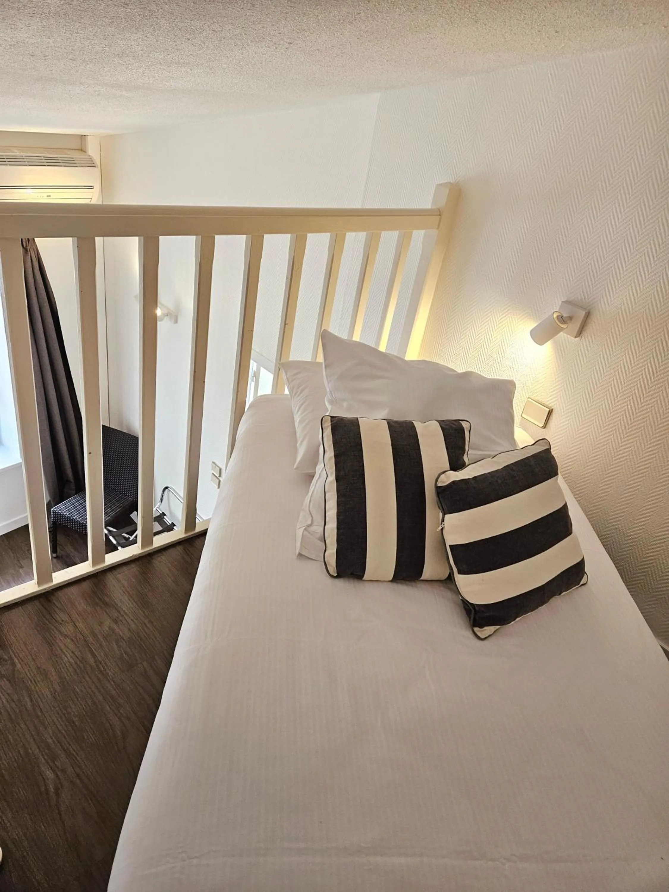 Photo of the whole room, Bed in Hôtel du Port