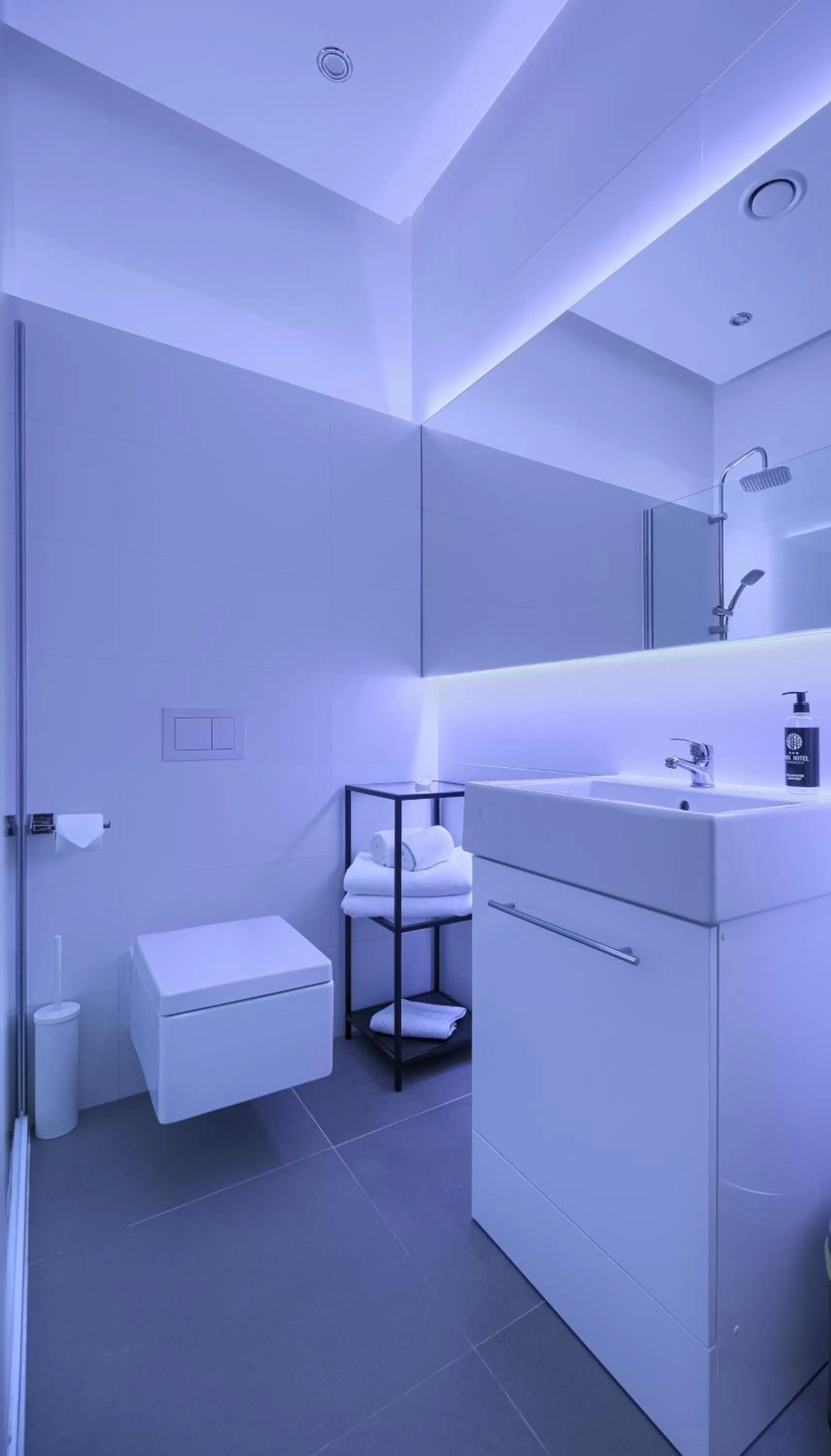 Bathroom, Bed in Park Hotel Bydgoszcz