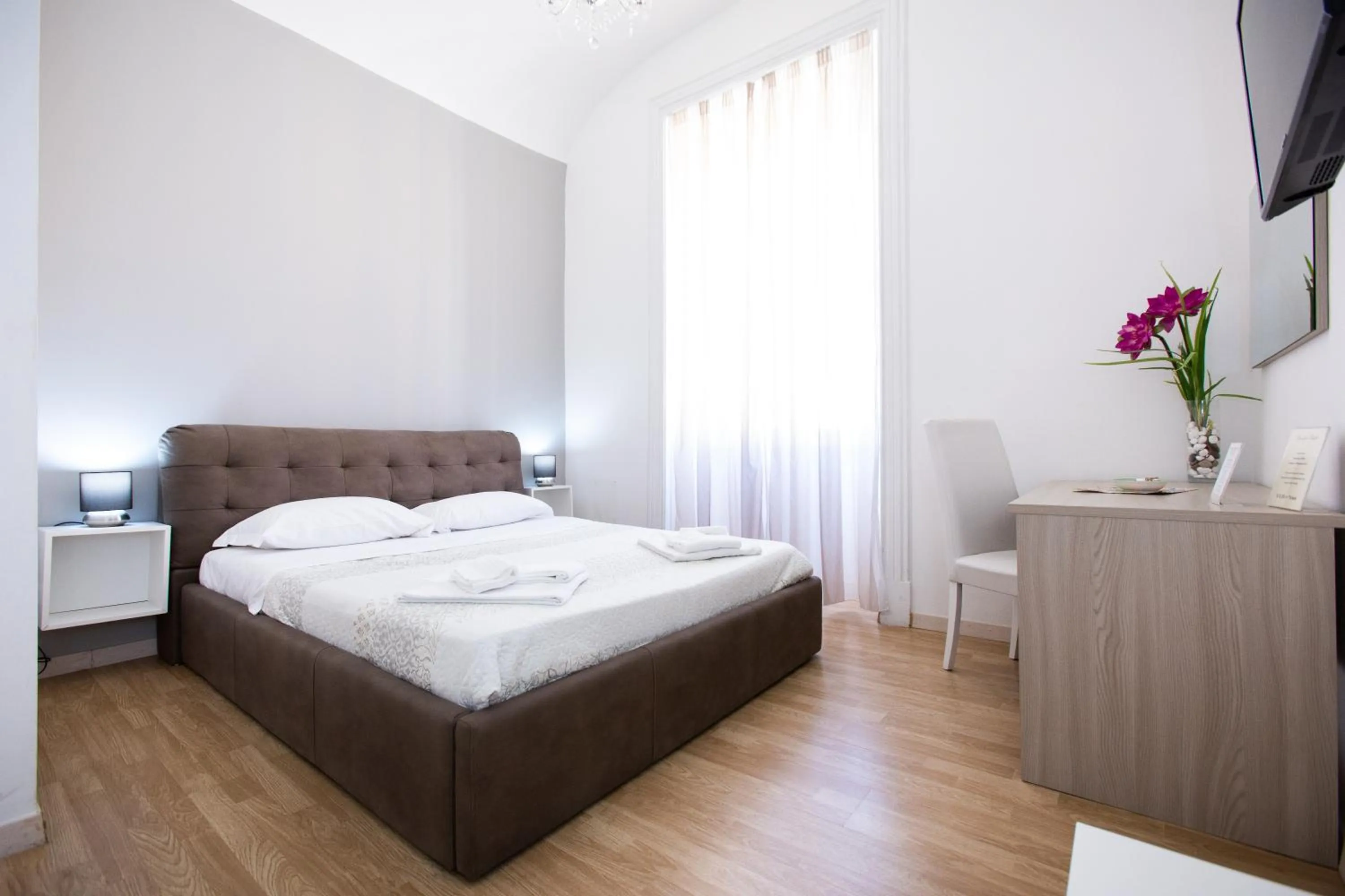 Bedroom, Bed in El Dorado Vatican