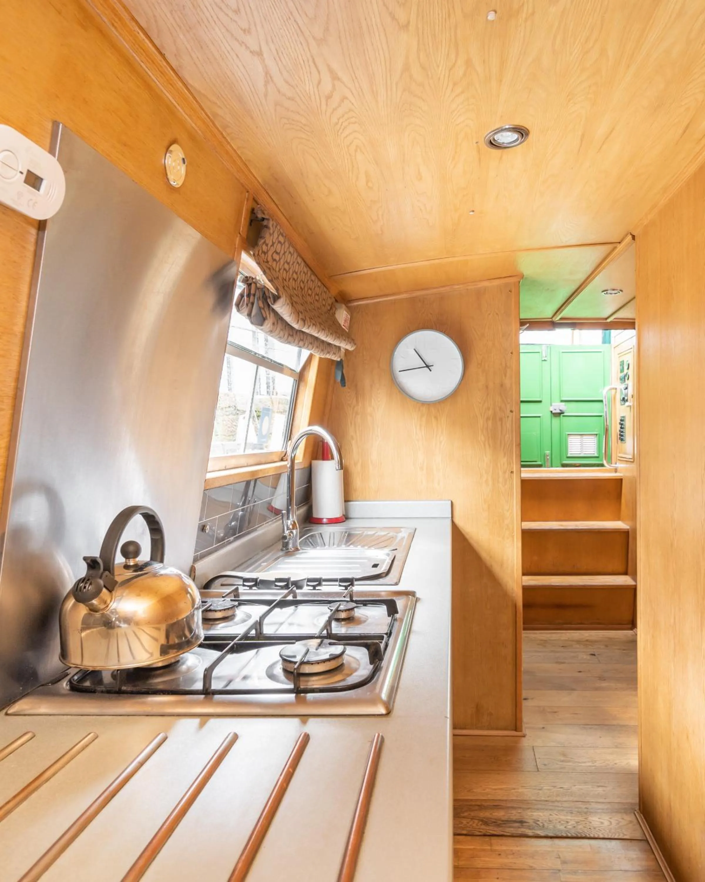 Kitchen or kitchenette in Edinburgh - Houseboats