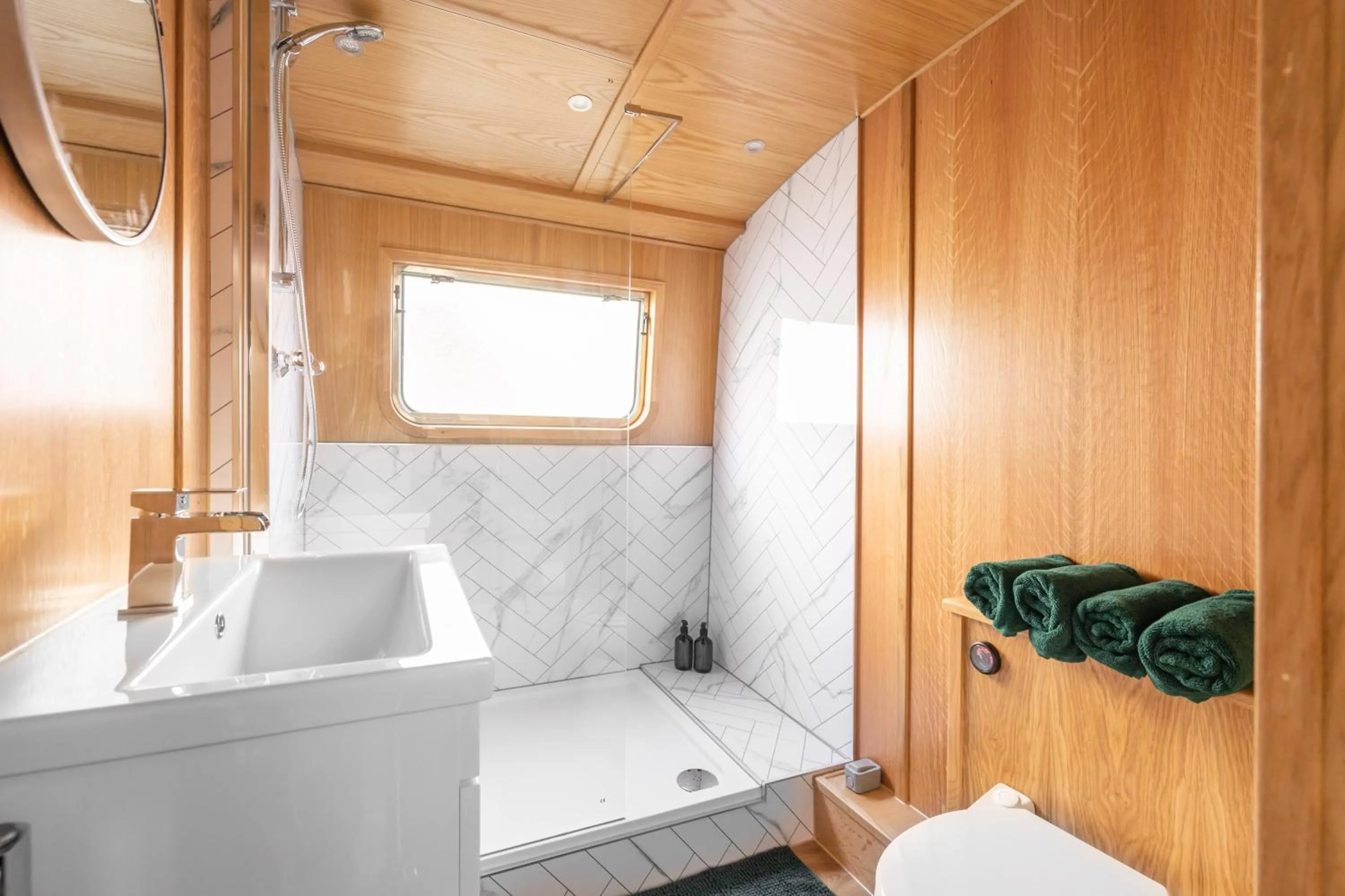 Bathroom in Edinburgh - Houseboats