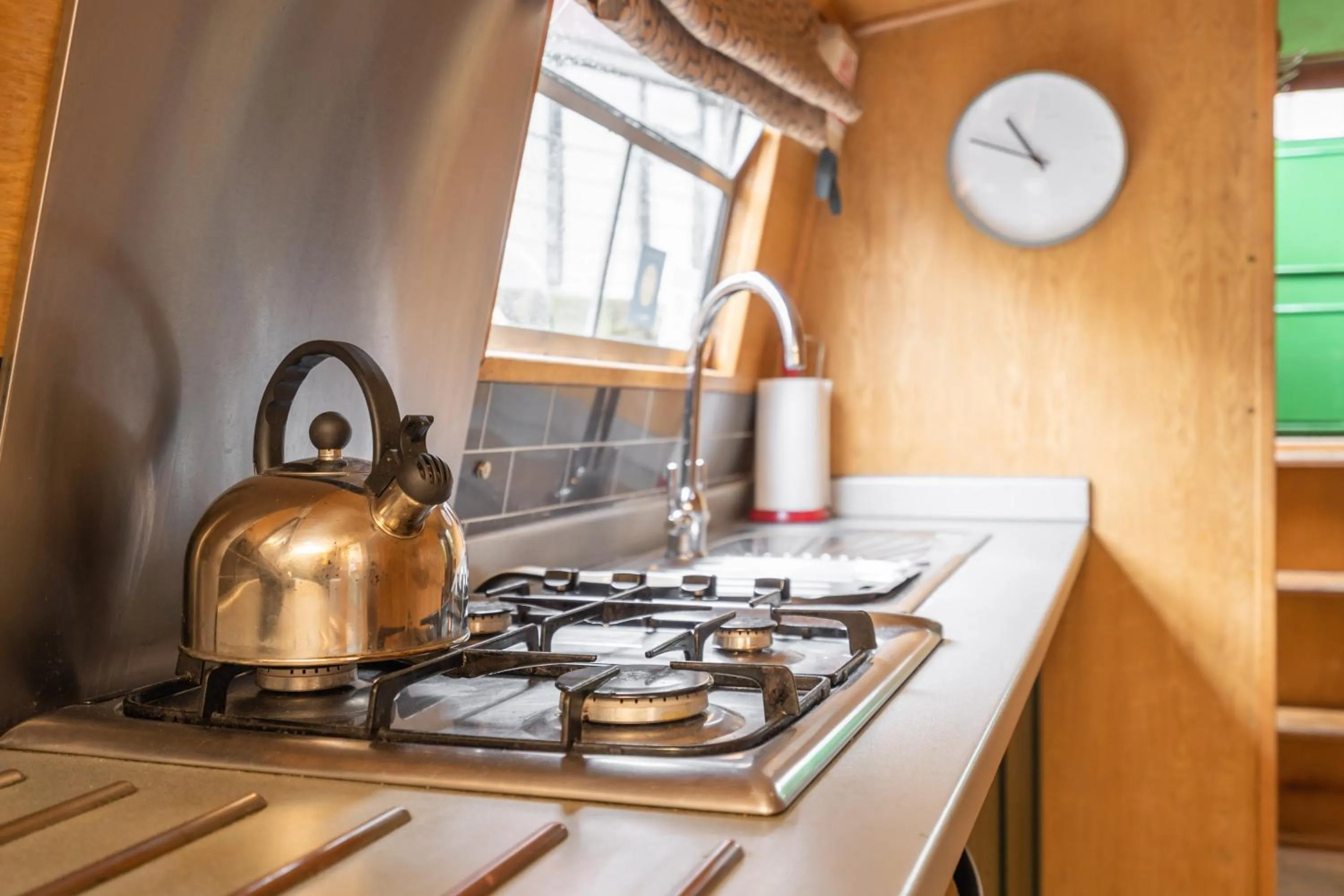 Kitchen or kitchenette in Edinburgh - Houseboats