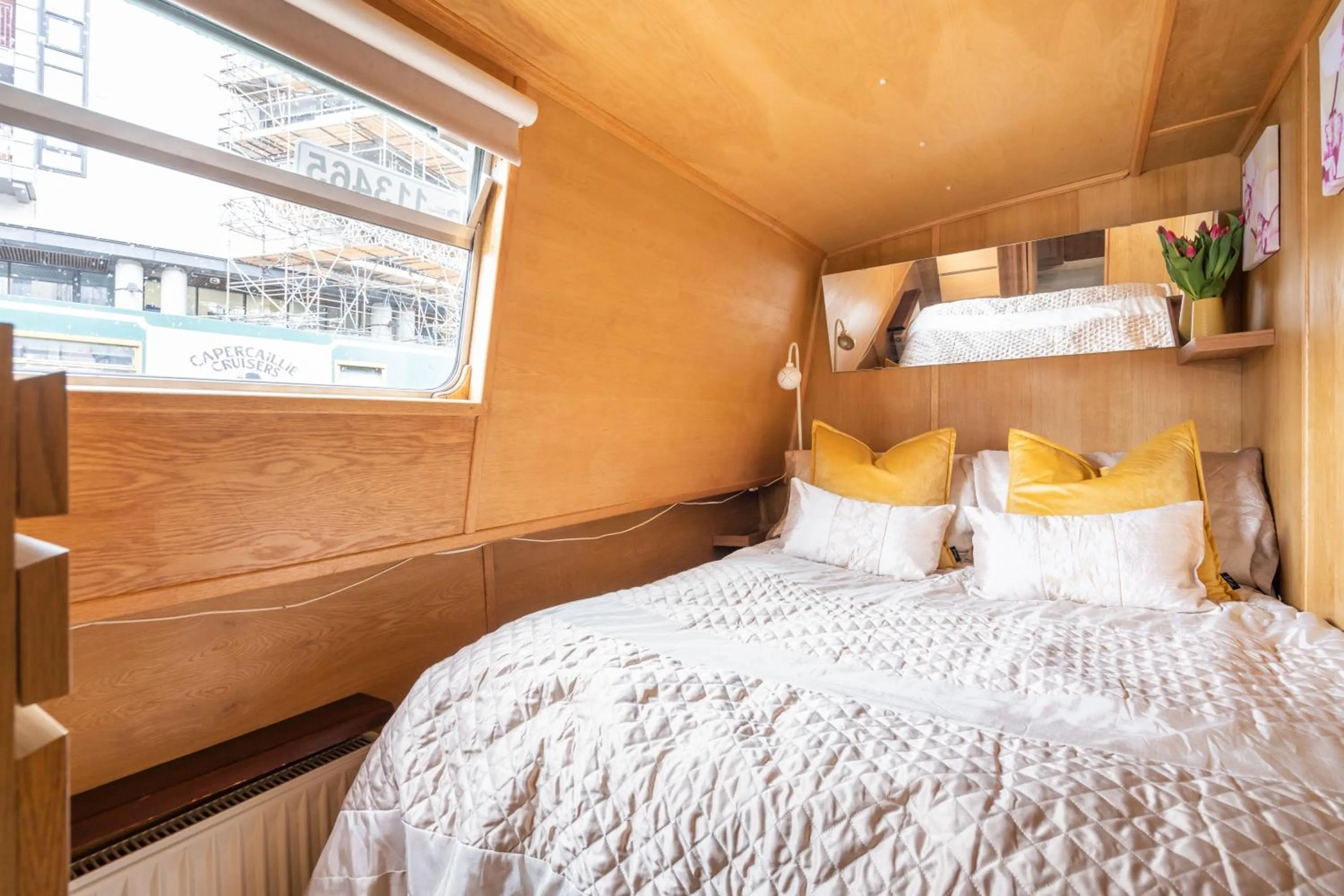 Bedroom, Bed in Edinburgh - Houseboats