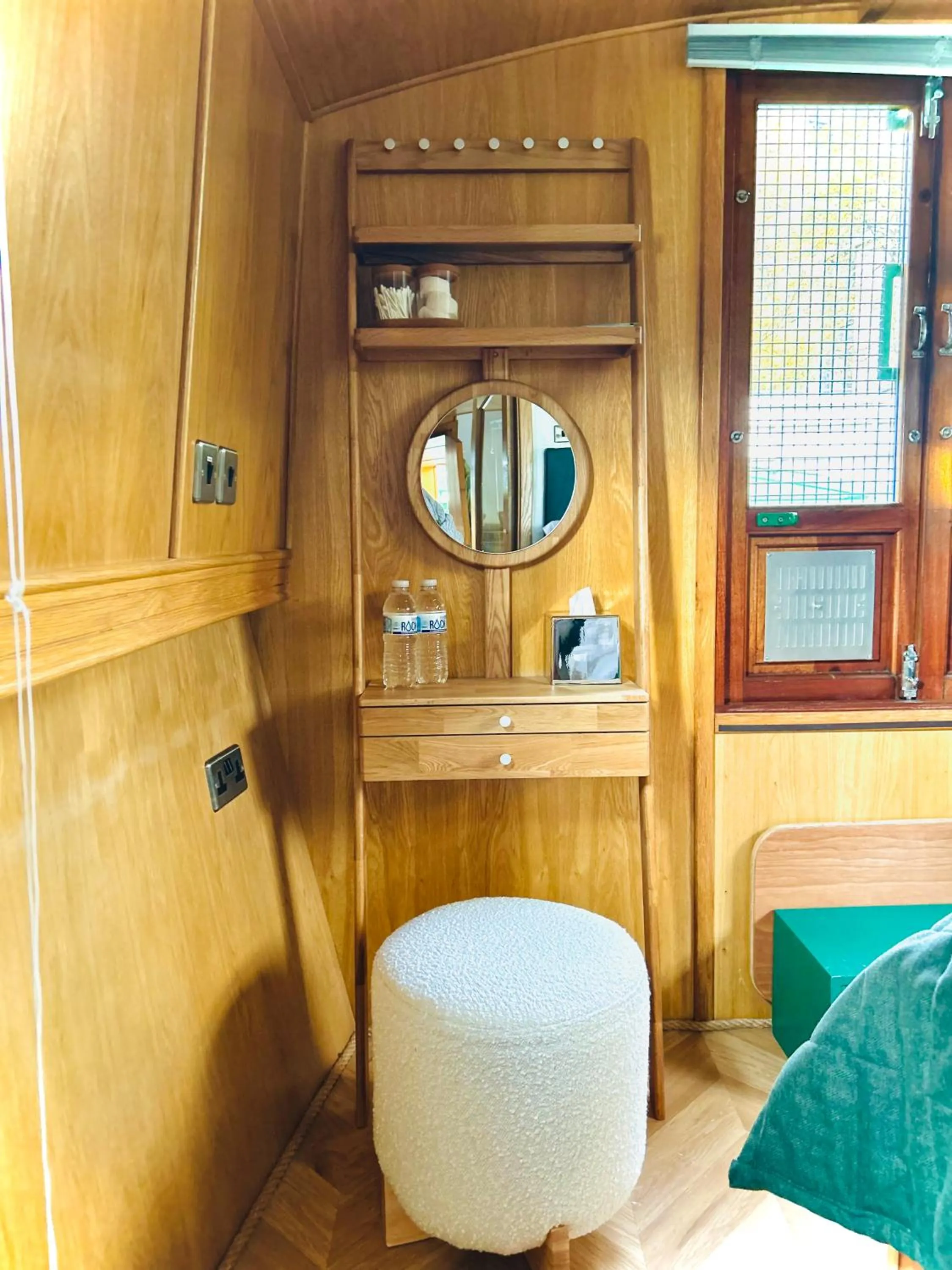 Bedroom, Bed in Edinburgh - Houseboats