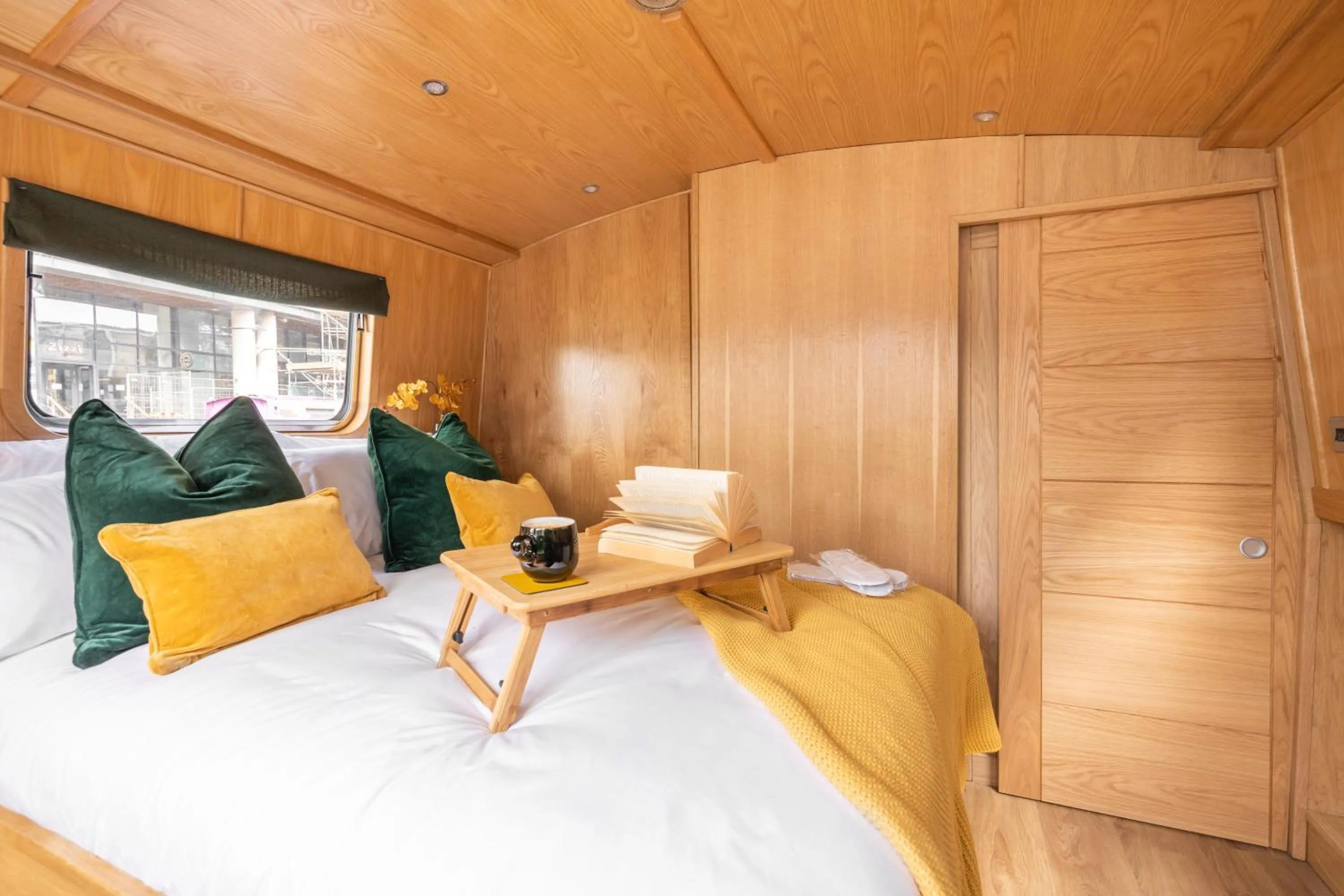 Bedroom, Bed in Edinburgh - Houseboats