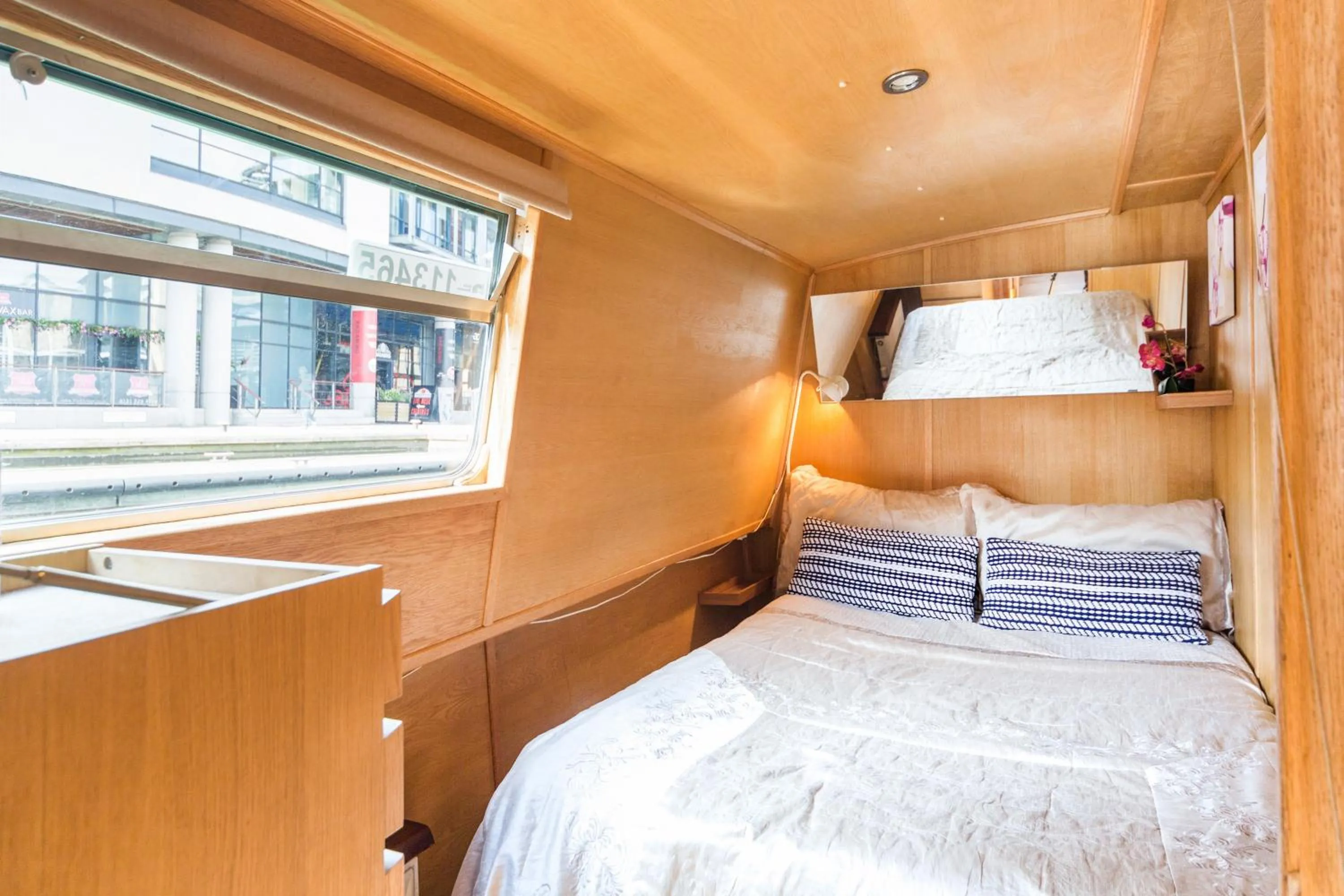 Bed in Edinburgh - Houseboats