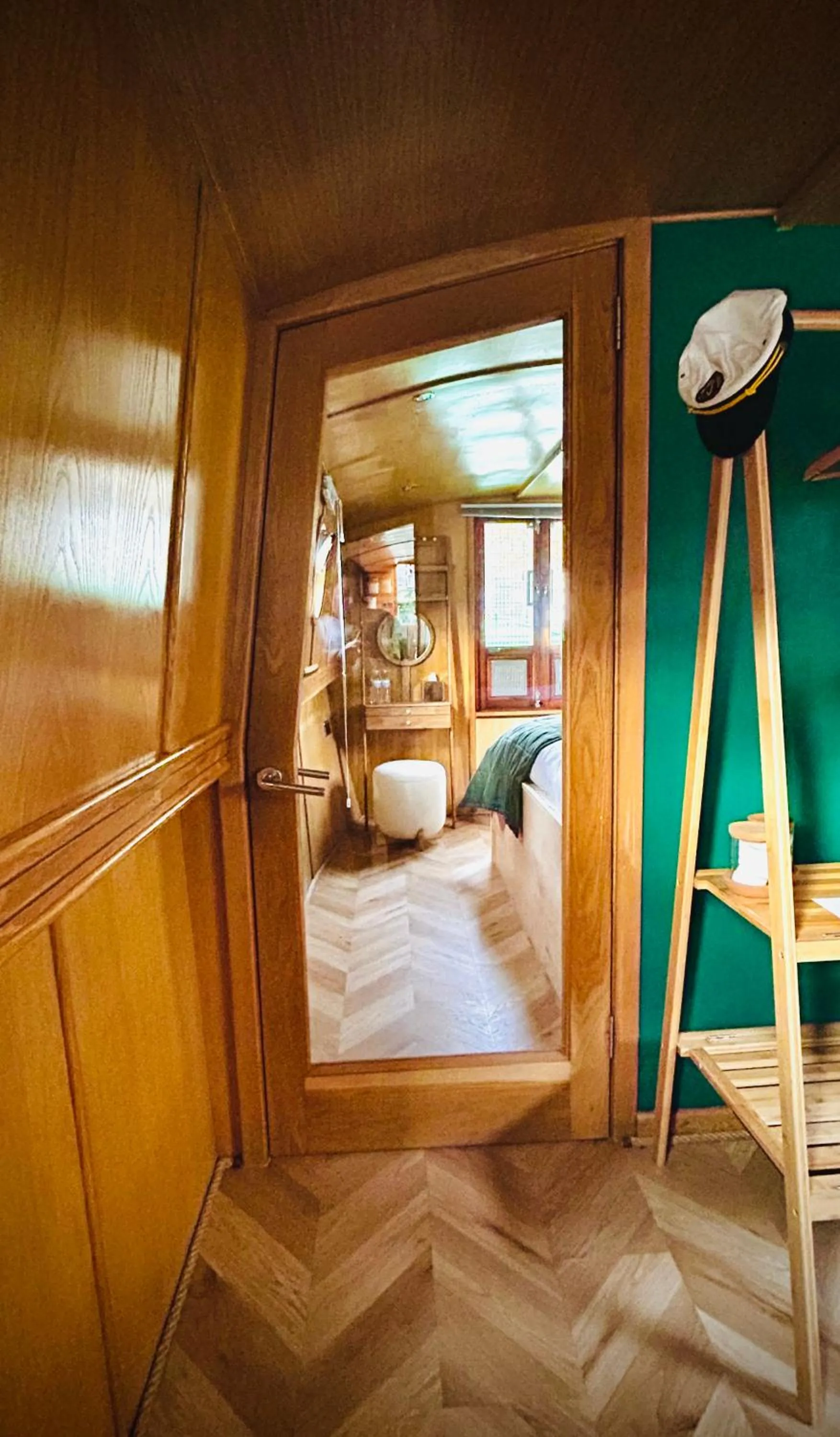 Bedroom, Bed in Edinburgh - Houseboats