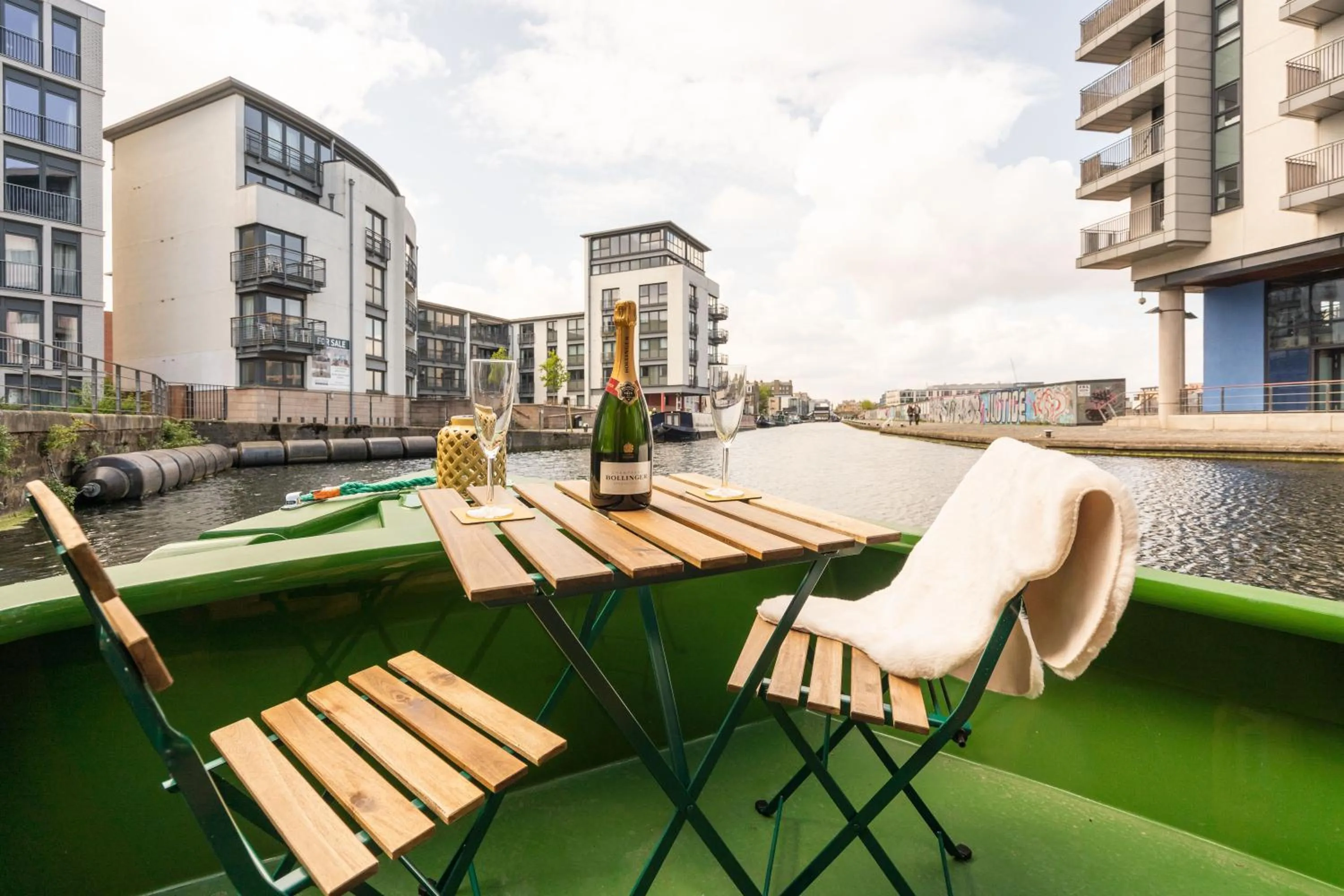 Patio in Edinburgh - Houseboats