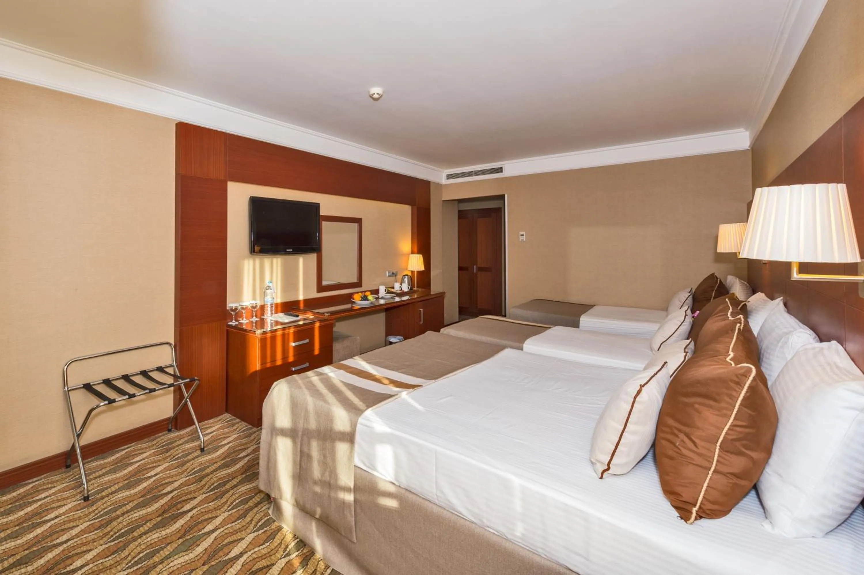 Photo of the whole room, Bed in Vicenza Hotel Istanbul Old City